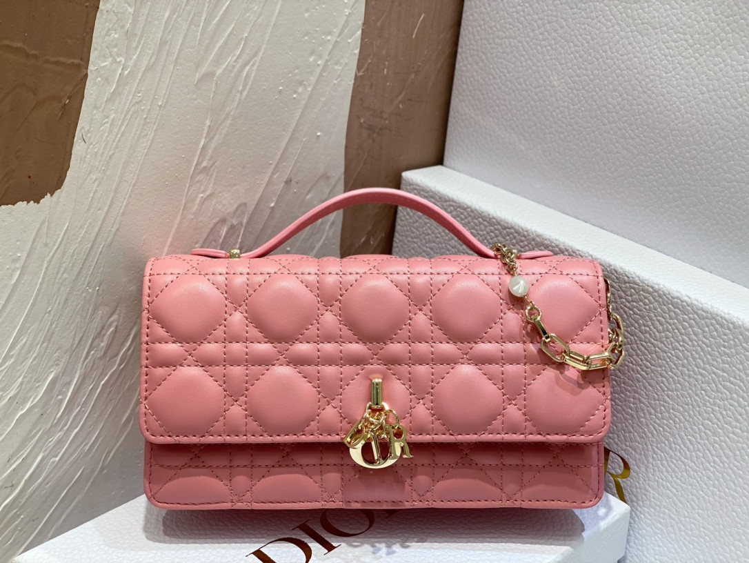 miss D*or mini bag melocoton pink pearlescent cannage lambskin s0980onjl_m92p 21 x 11.5 x 4.5 cm