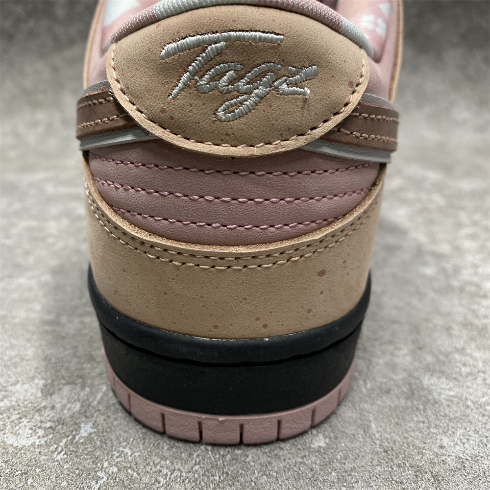 Nike SB Dunk Low Pink