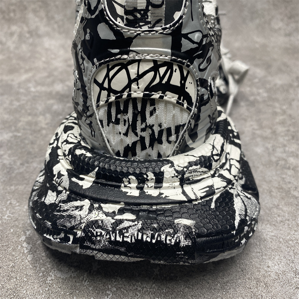 UA Balenciga 3XL Graffiti Sneaker