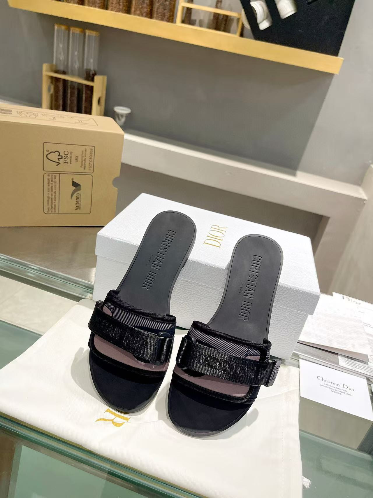 UA Dio(r)evolution Slide