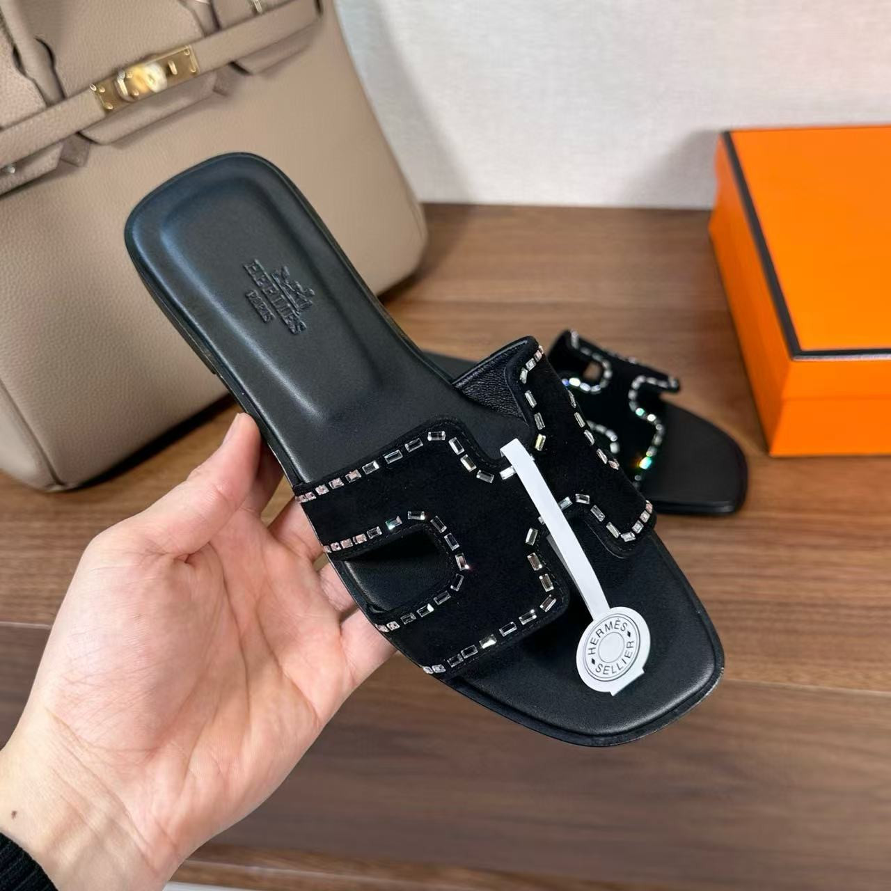 ua H**me5 oran sandal