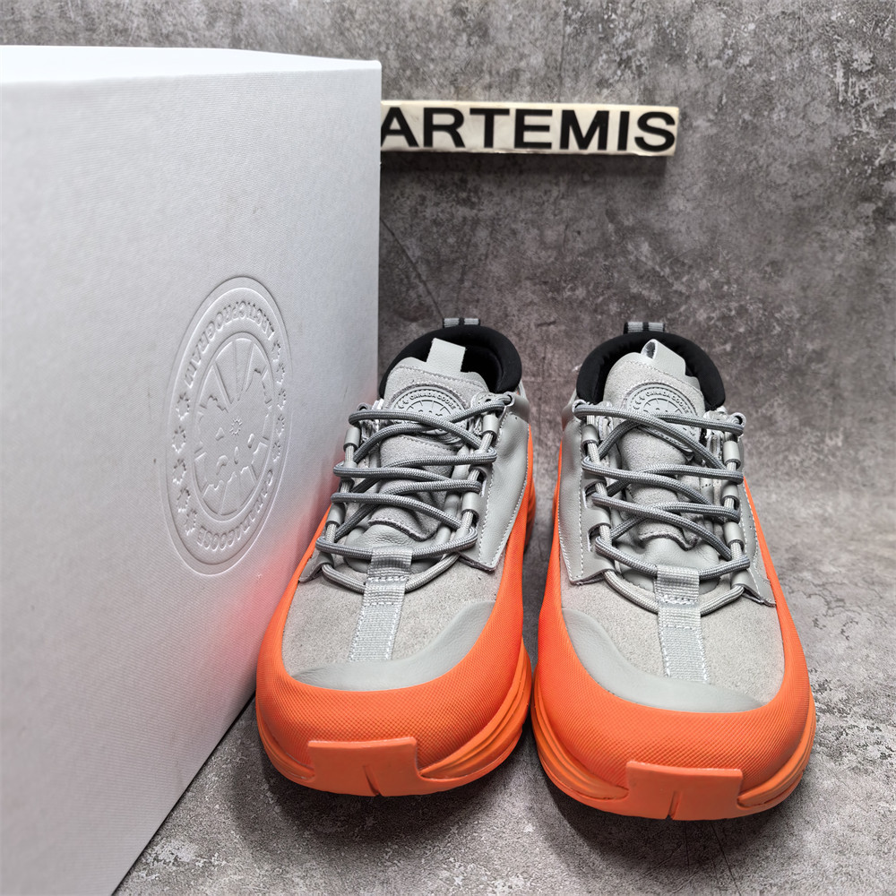 ua Can*a Go*e glacier trail sneaker