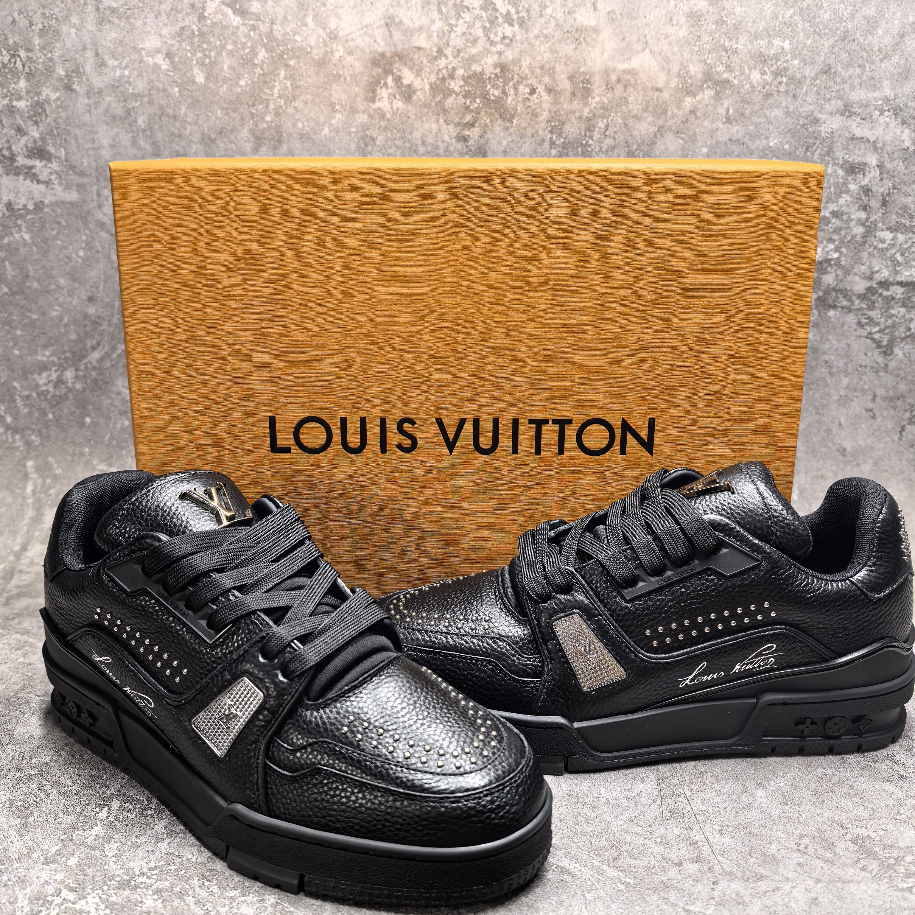 UA LV Trainer Sneaker