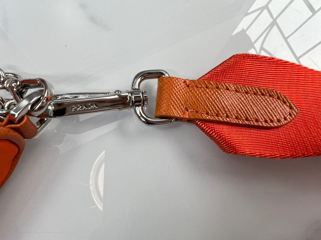 Pra*a re-edition 2005 re-nylon bag orange