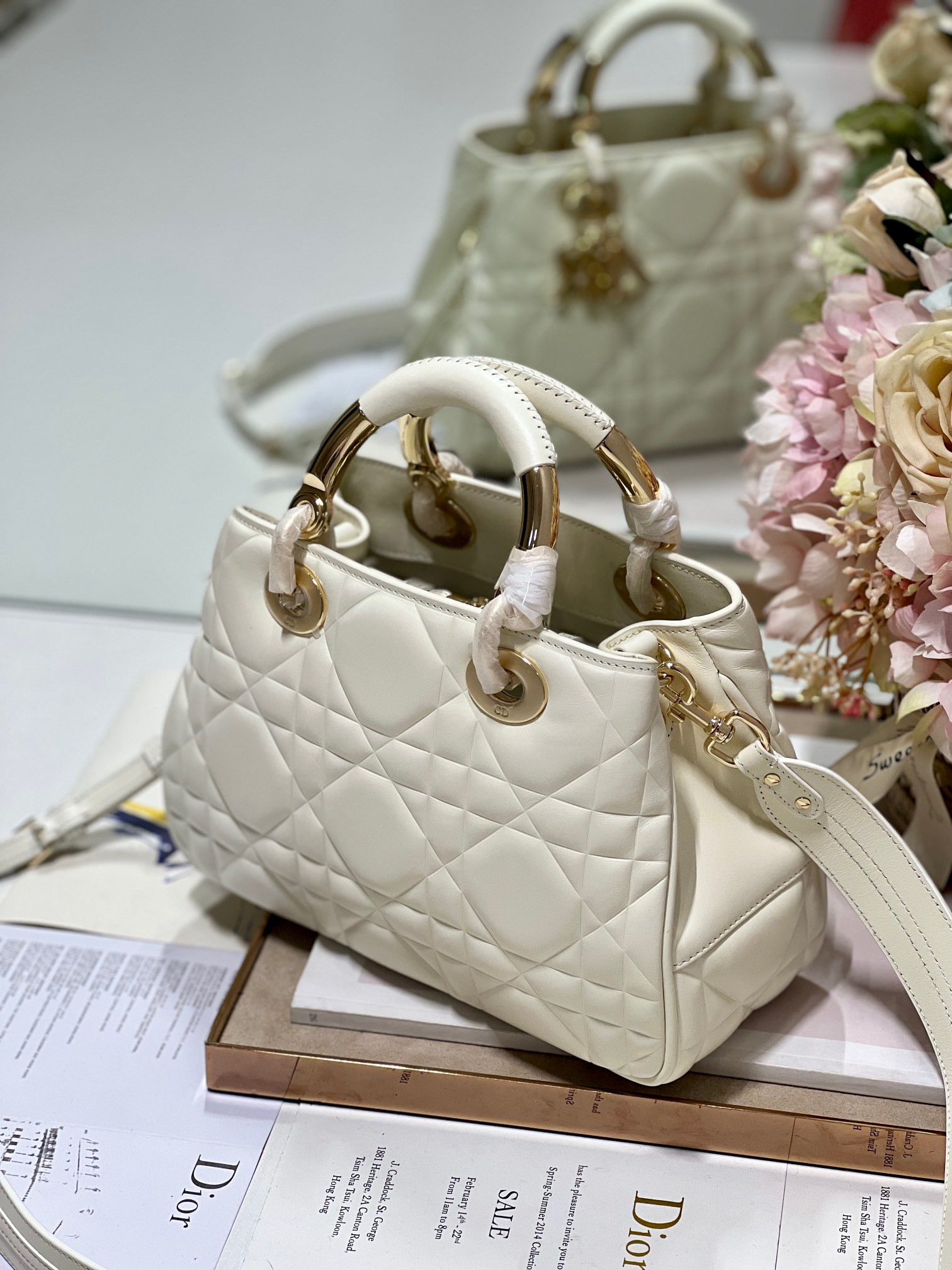 lady D*or 95•22  24×16.5×9.5cm