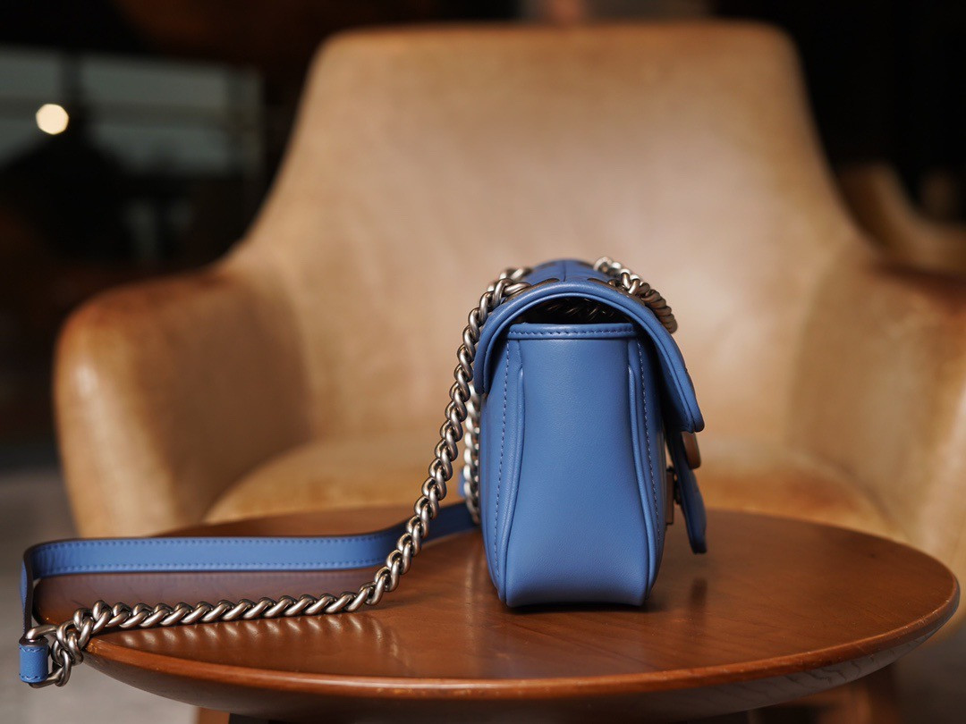 GG Marmont matelassé mini bag 22CM