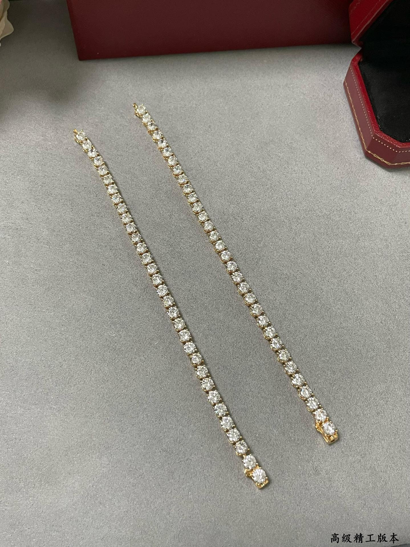 ca*t*er full Di*m*nd four-claw bracelet