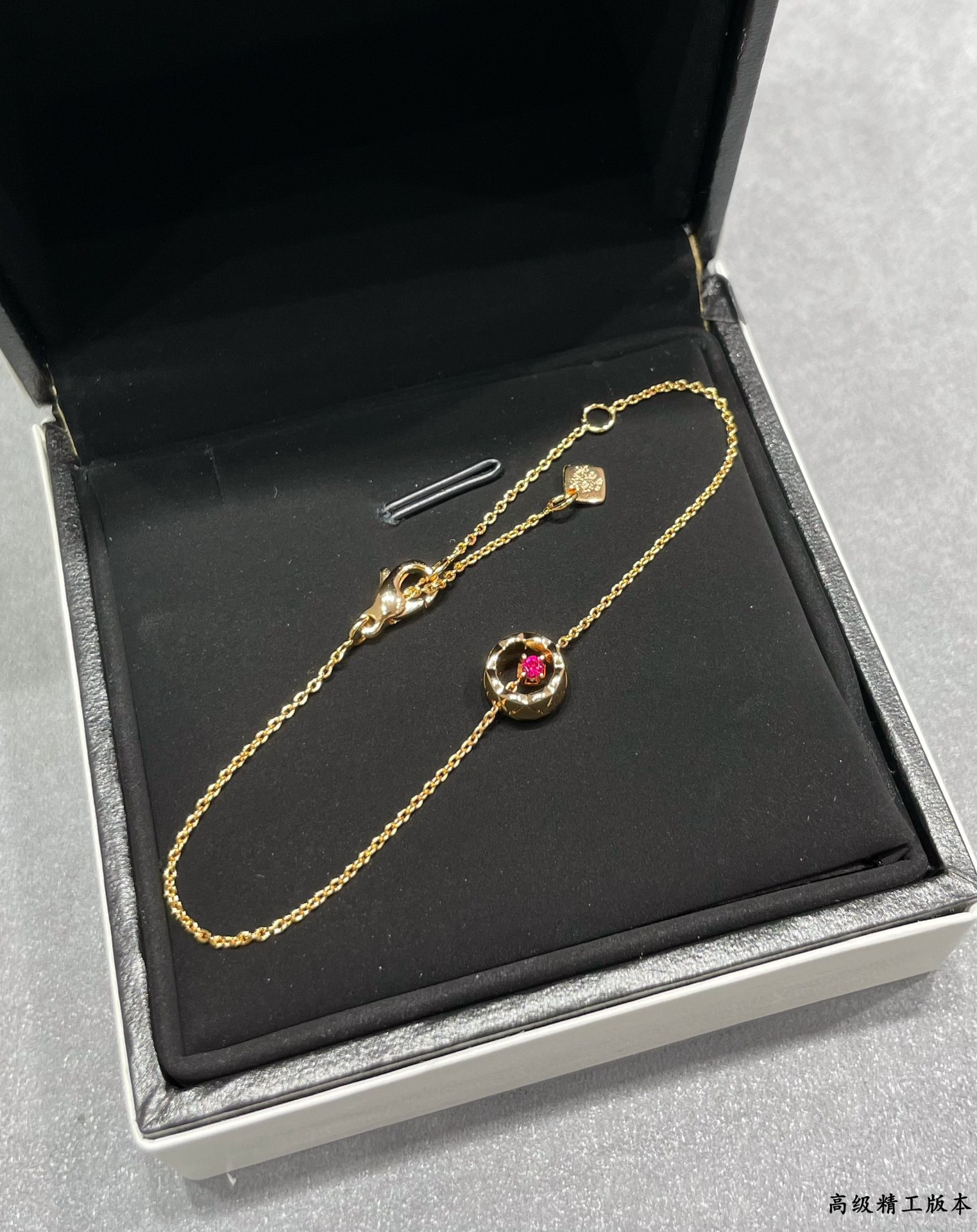 ch*el carved Di*m*nd-shaped gold bead bracelet