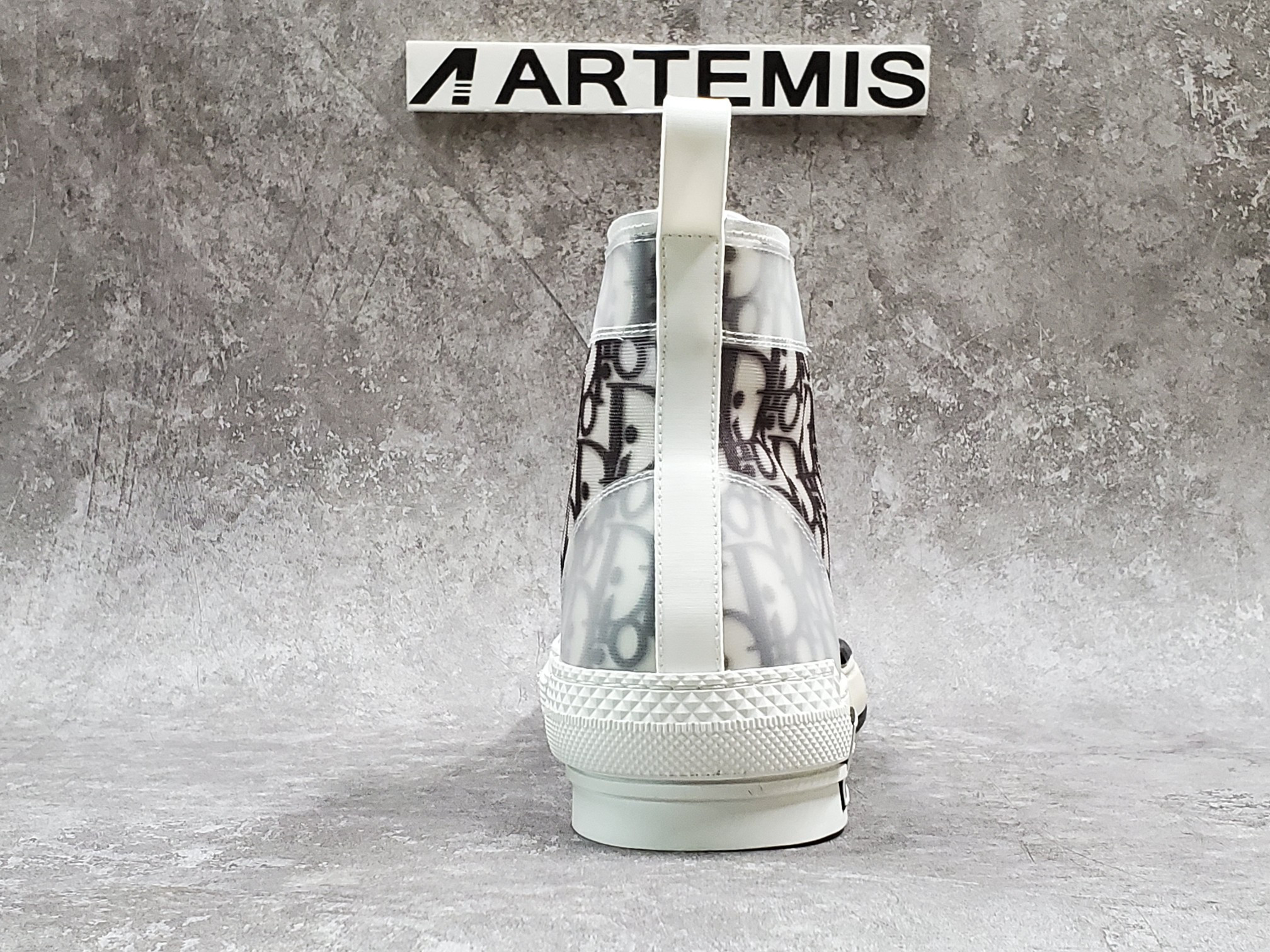 D*or b23 high top logo oblique