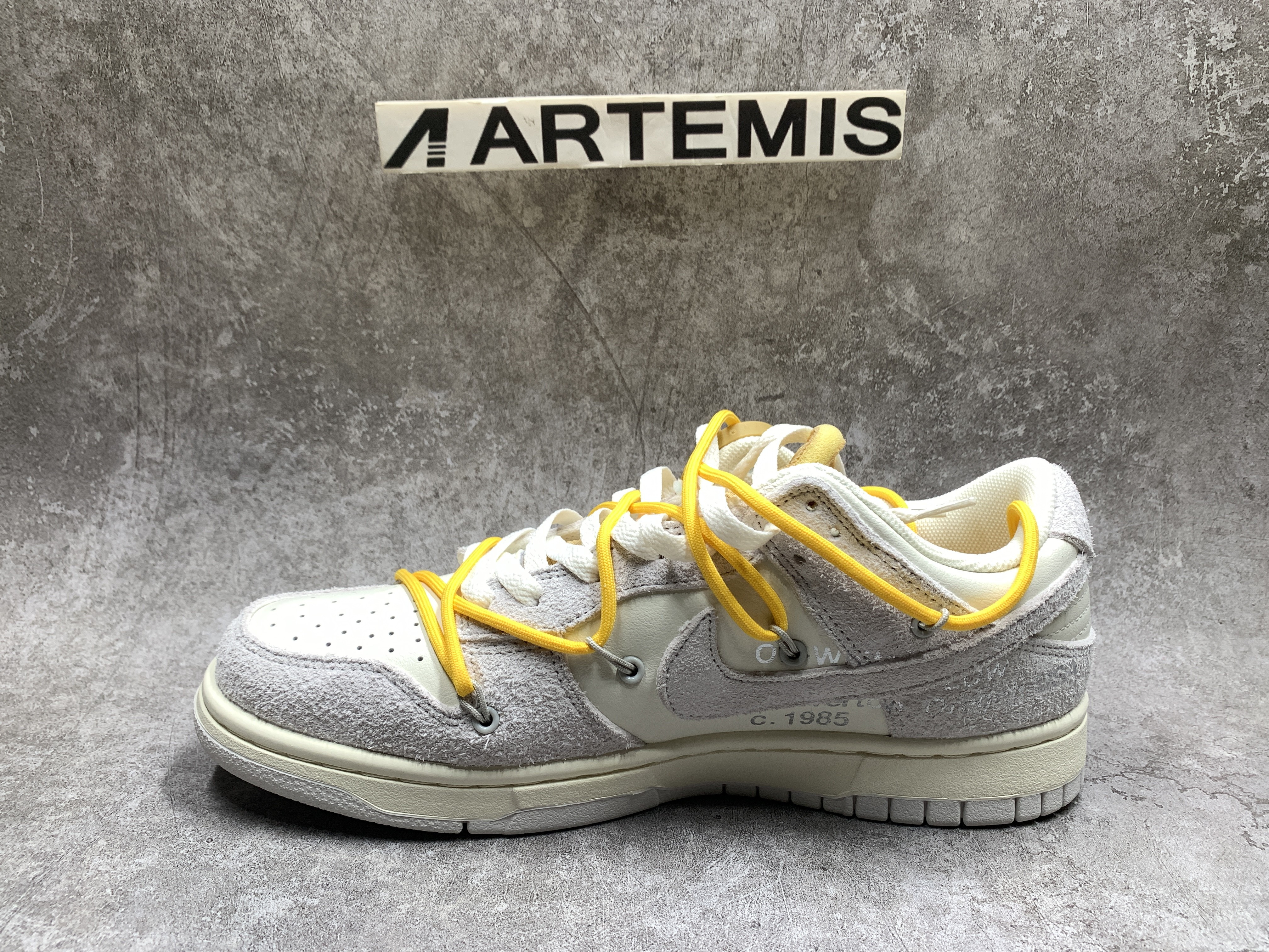 Off-White x Dunk Low Lot 39 of 50