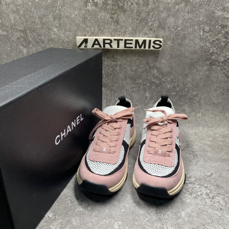 Channel Low Trainer in White Pink