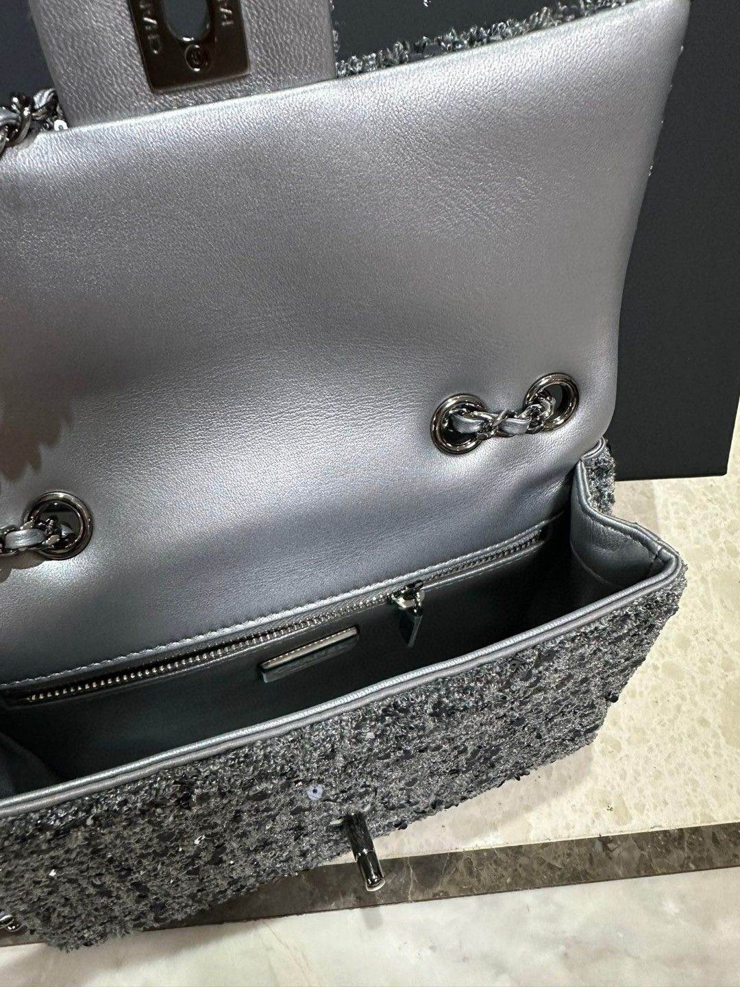 Ch*el sequin flap bag 20cm