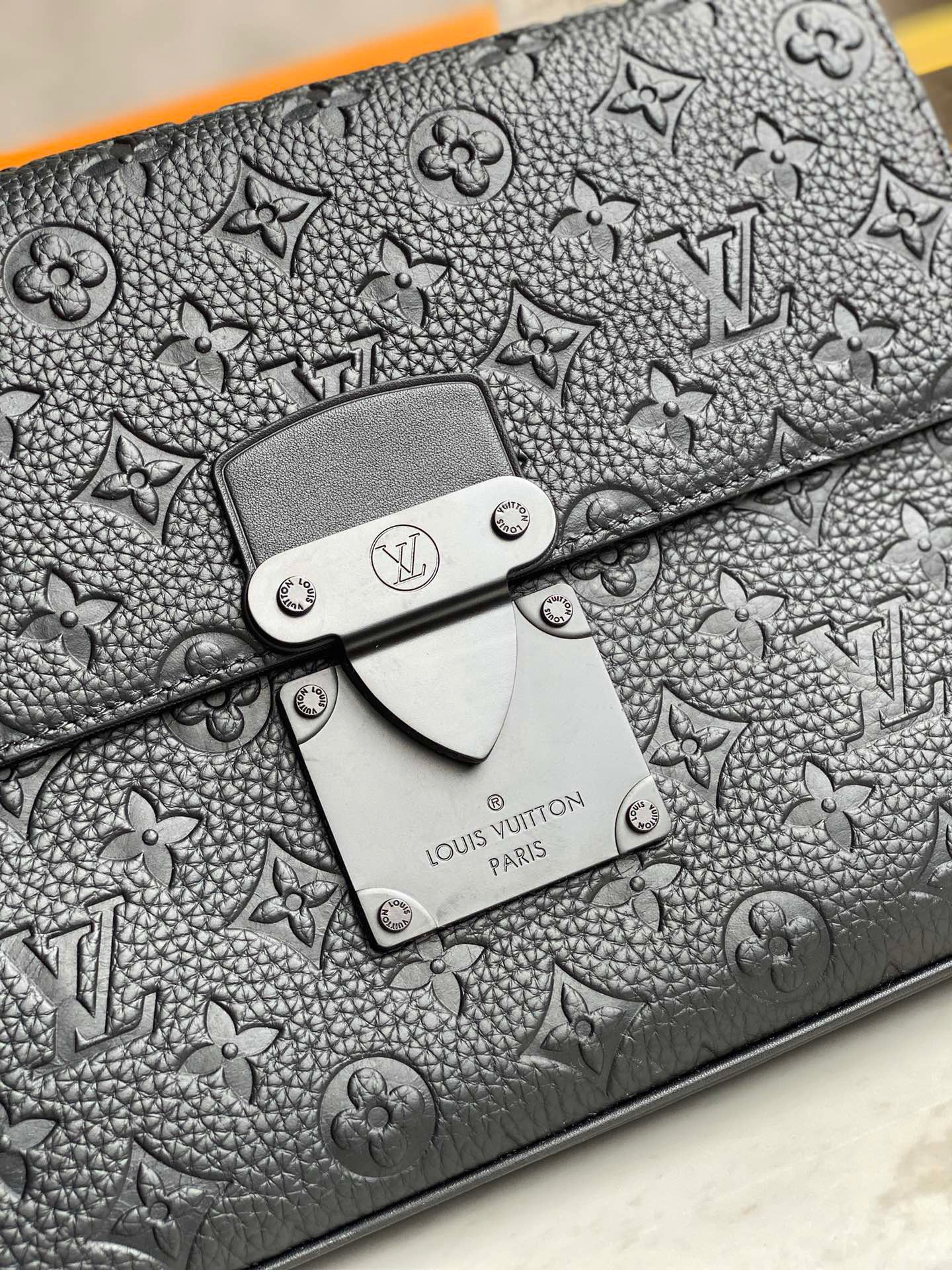 LV S LOCK 4A M80582