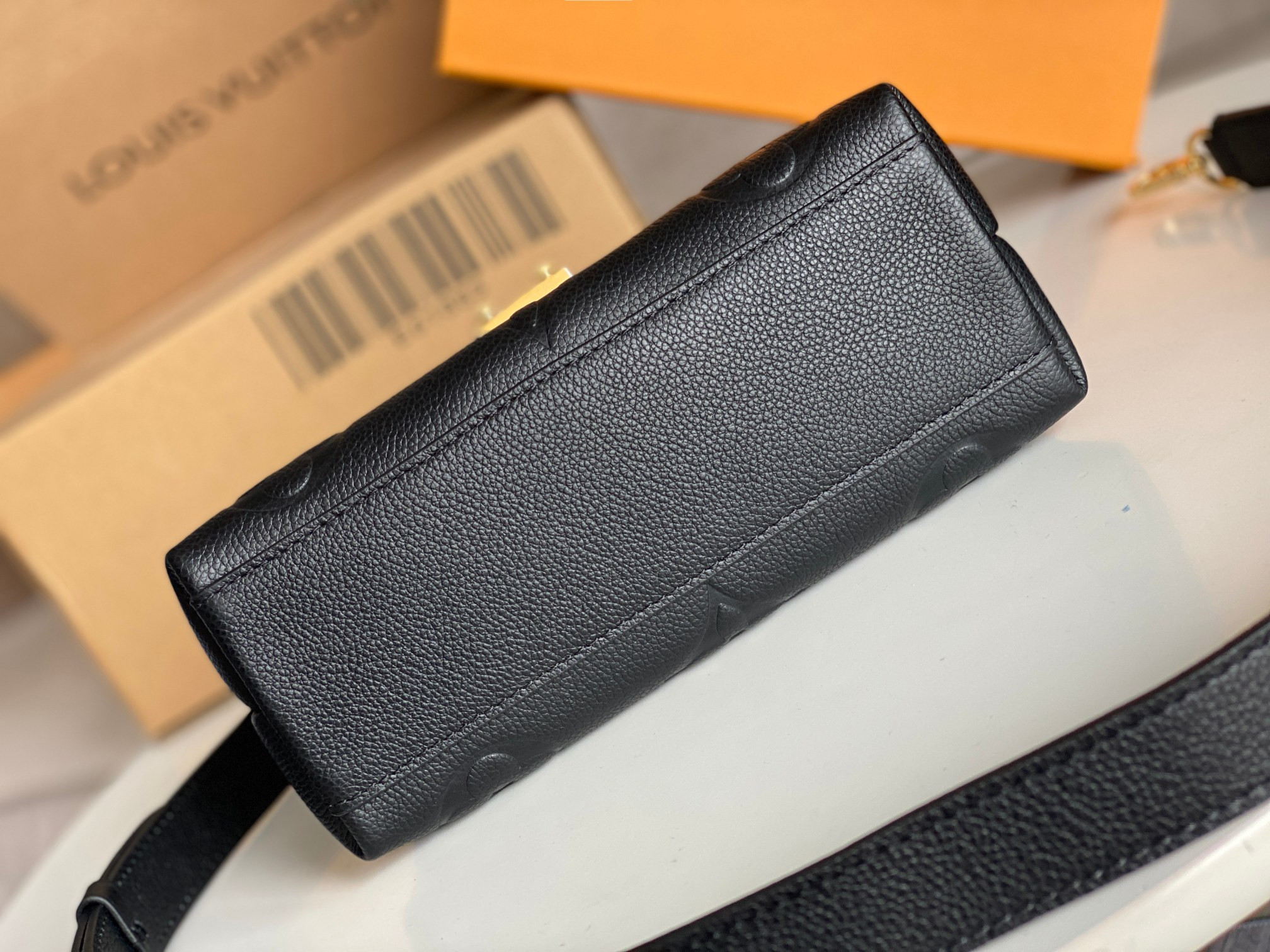 LV Madeleine BB M45978 24x17x8.5cm