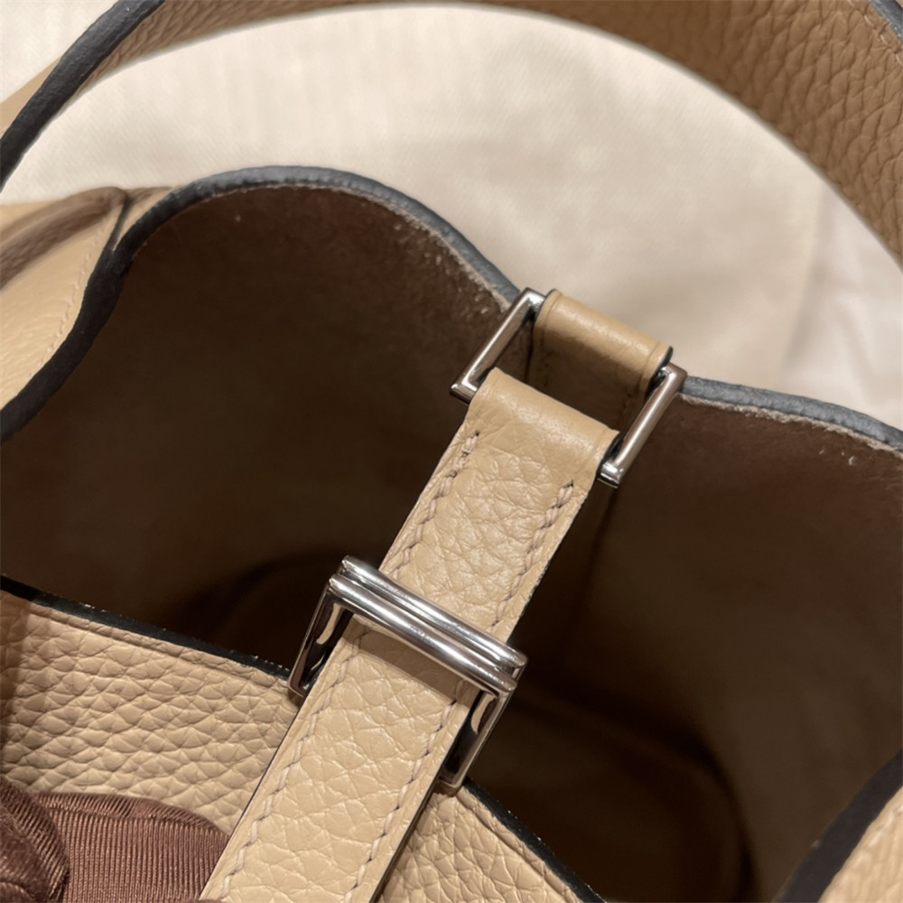 H**me5 picotin 18cm light brown without original box