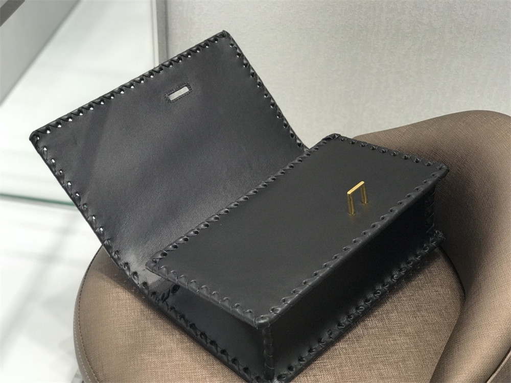 D*or 30 montaigne chain bag black