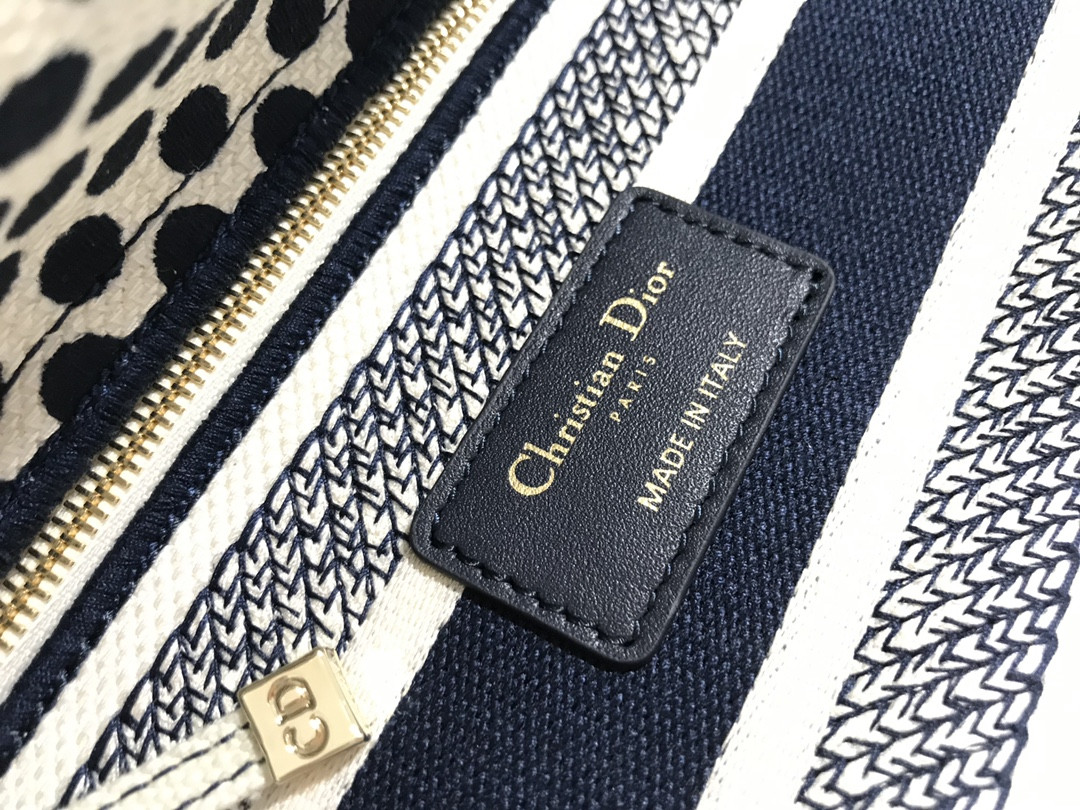 medium D*or lady d-lite bag polka dots 24 x 20 x 11 cm