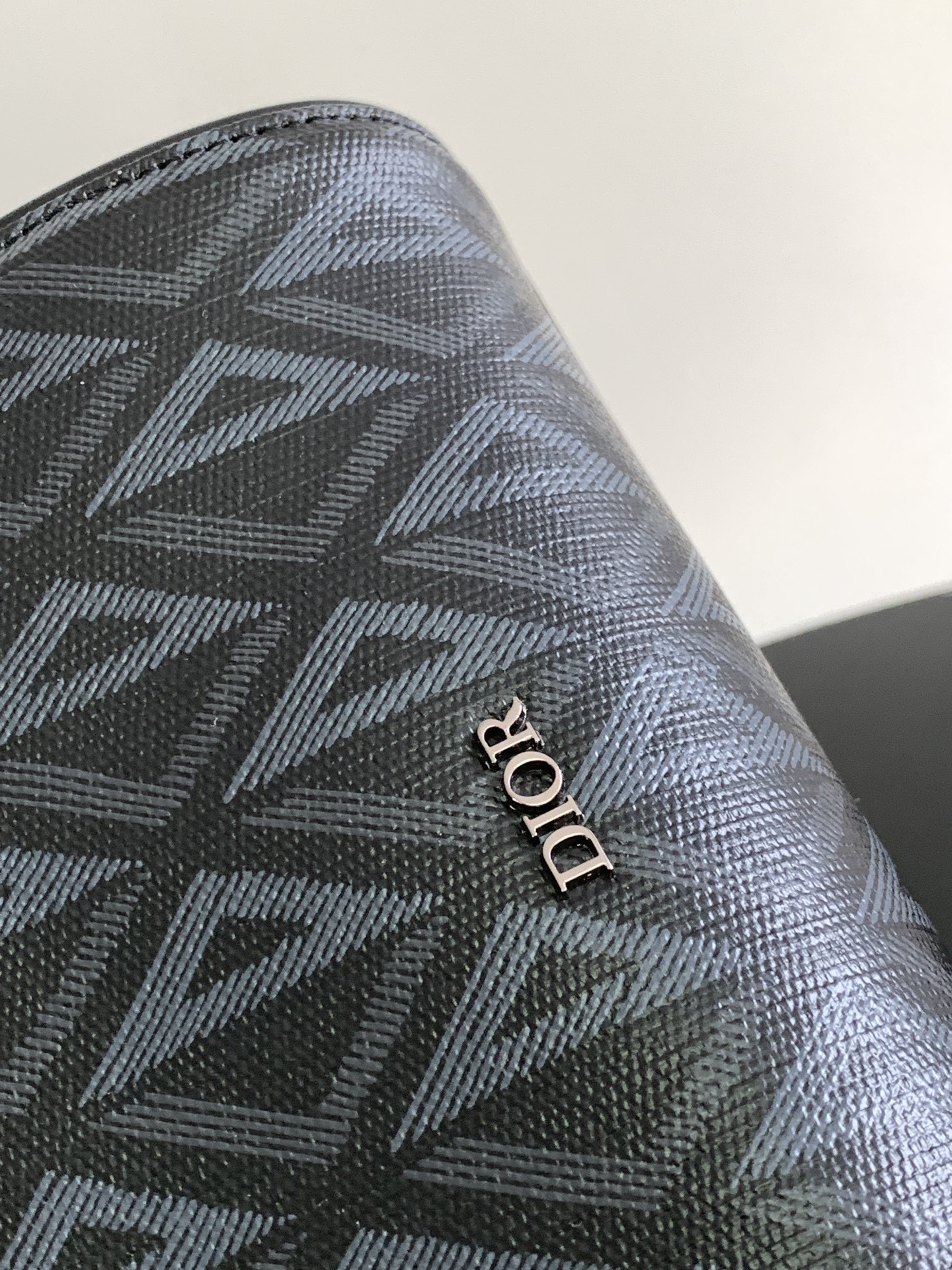 D*or lingot toiletry bag mirage technical fabric 8.5 x 5 x 4 inches