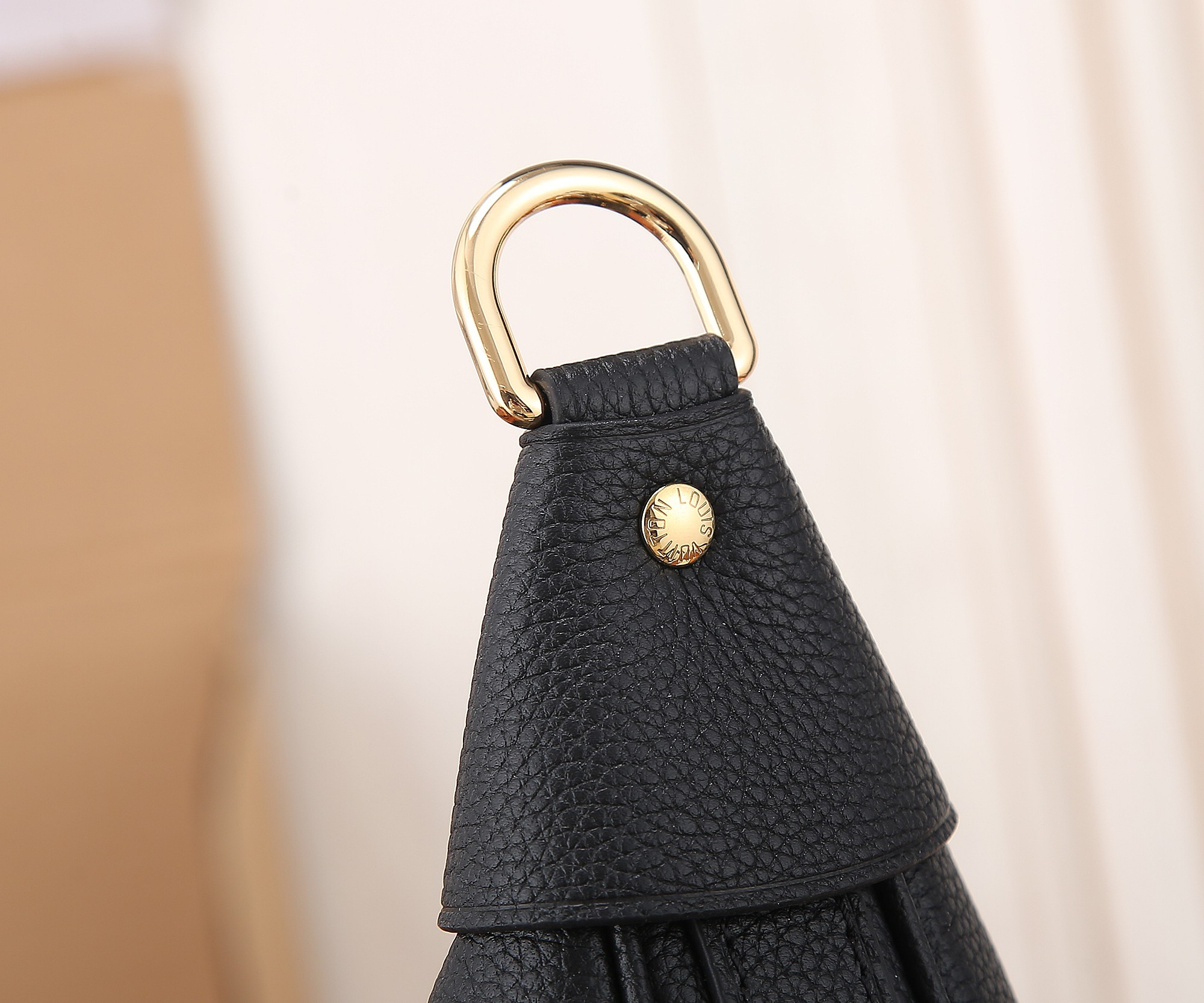 LV Loop Hobo M46725 15 x 10.2 x 3.9 inches