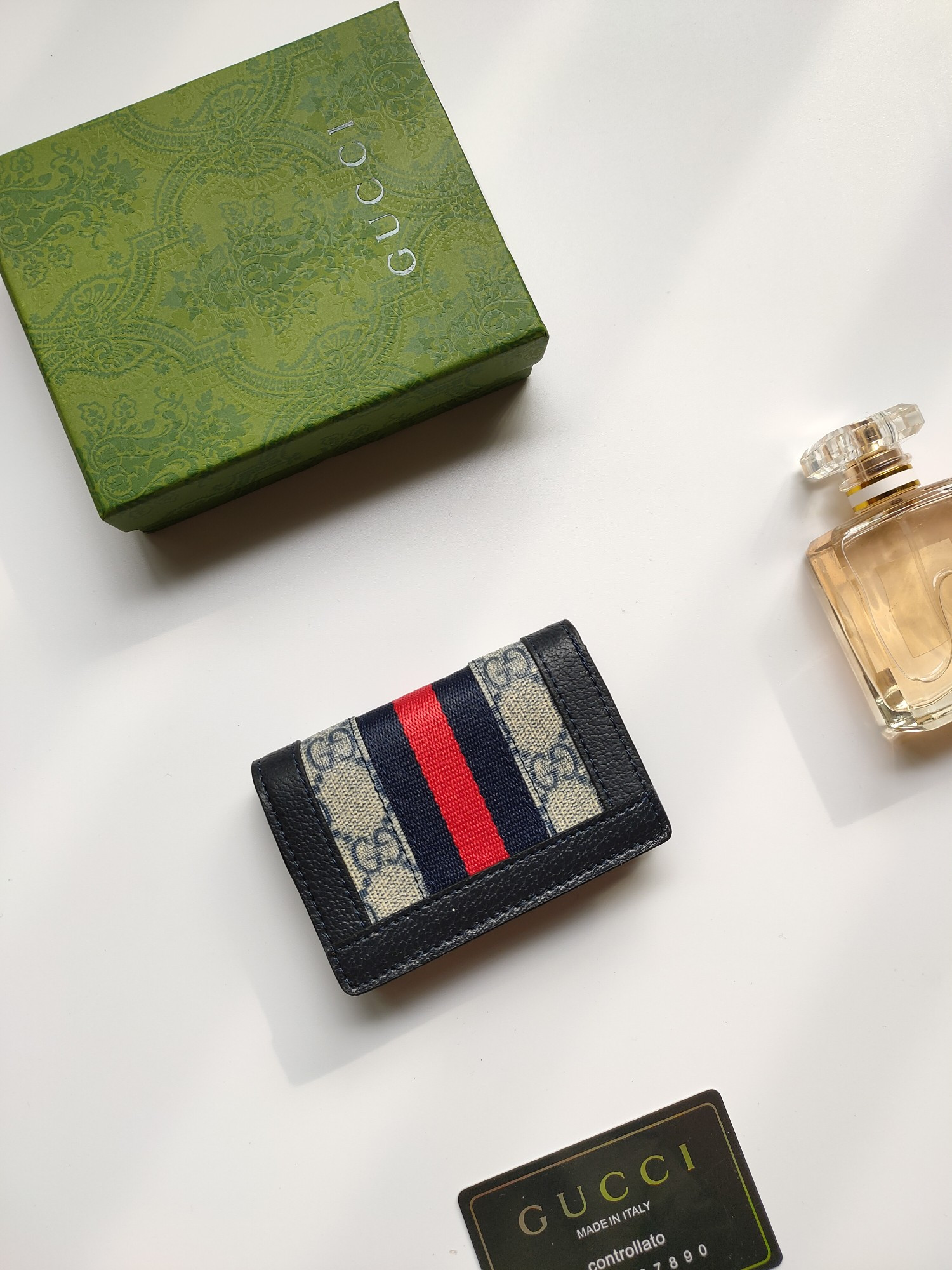 G*u*i gg  card case wallet