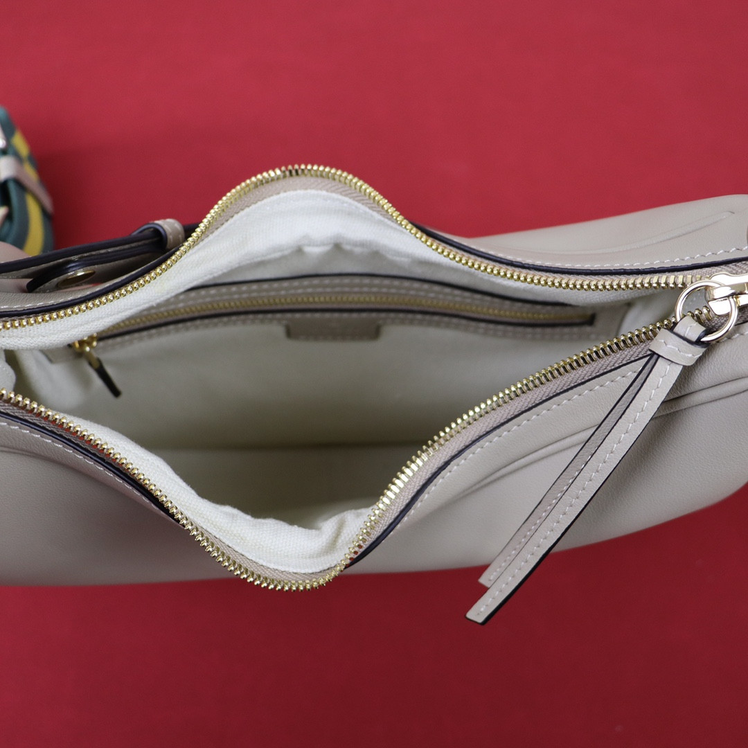 G*u*i attache medium shoulder bag gray 13.8″w x 12.6″h x 2.4″d