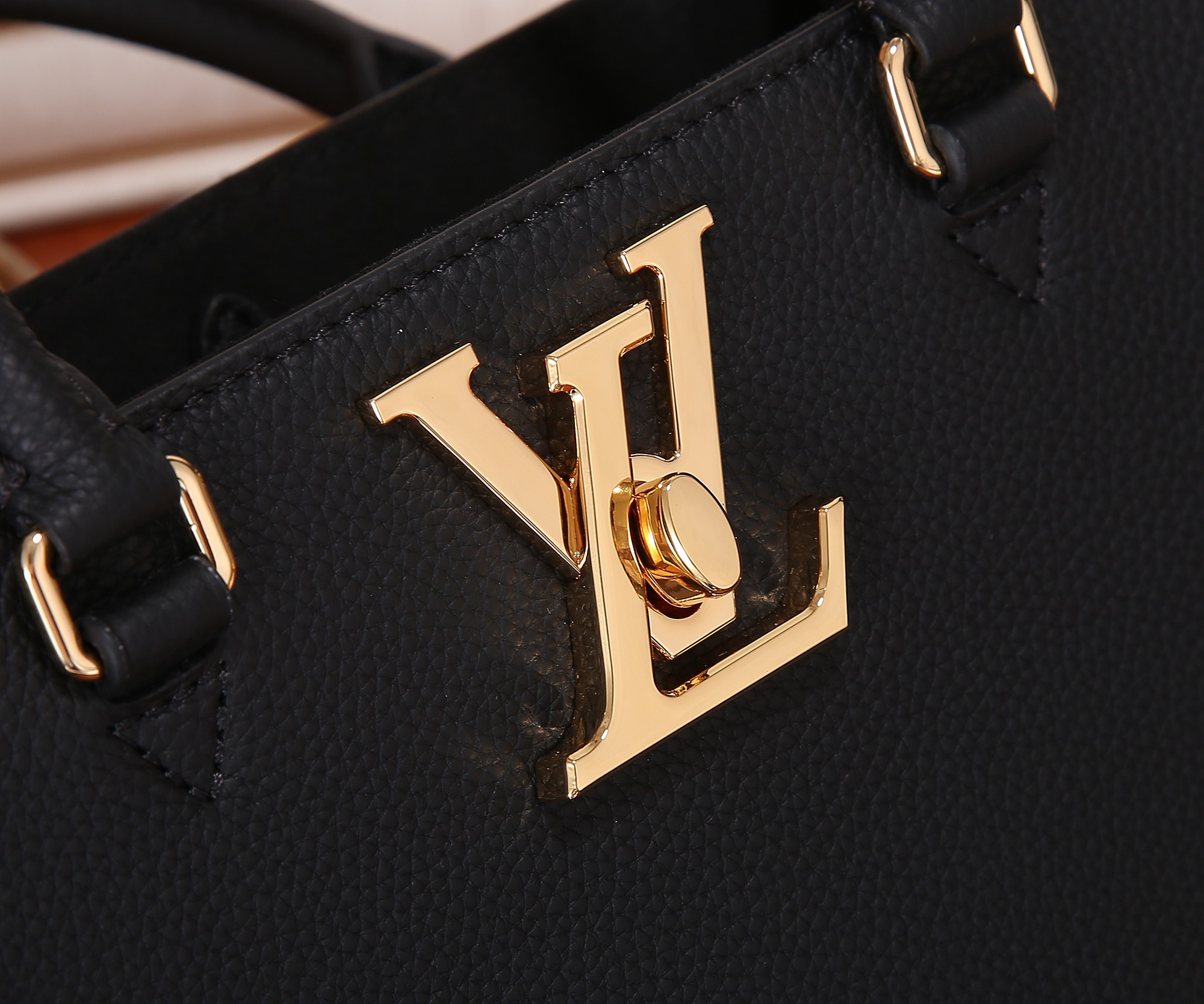 LV M22311 Lock & Go 9.6 x 7.5 x 4.1 inches