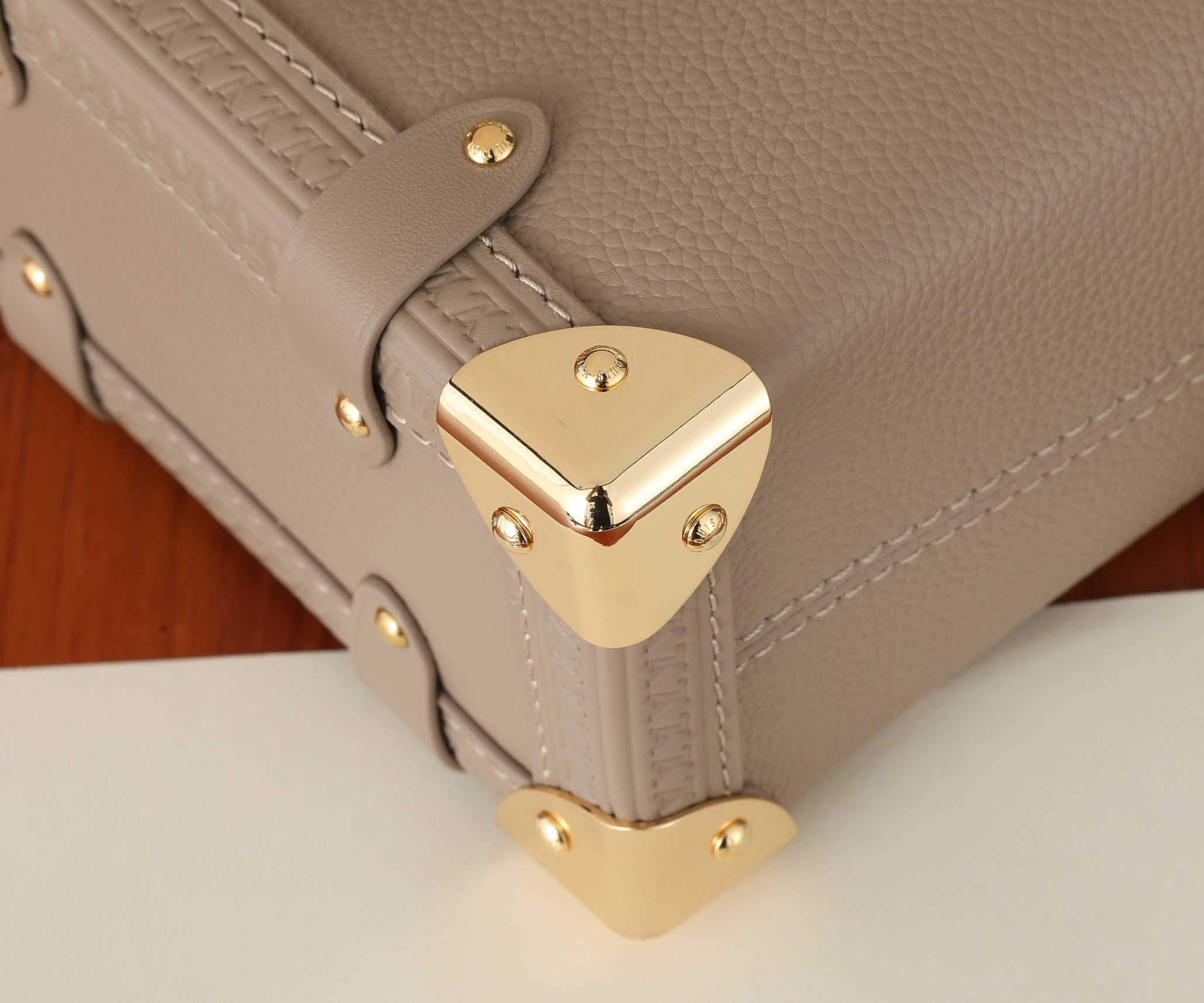 LV Side Trunk MM M25172 8.3 x 5.5 x 2.4 inches