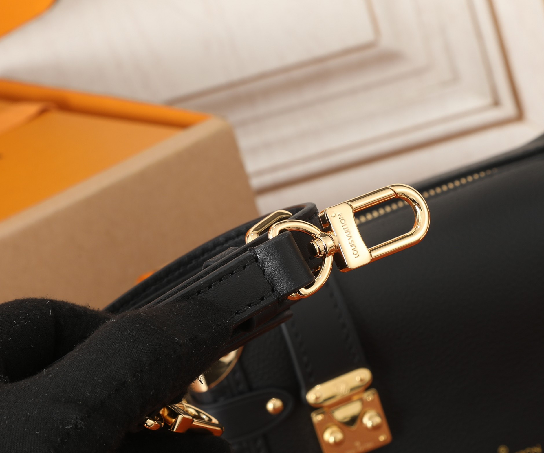 LV Side Trunk PM M23817 7.1 x 4.9 x 3.1 inches