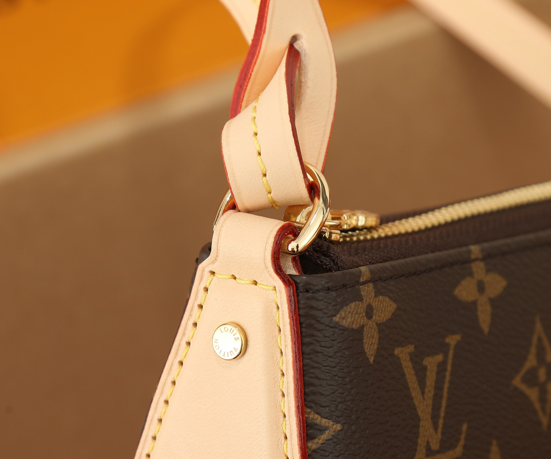 LV Pochette Tirette M12859  8.7 x 4.7 x 2.2 in