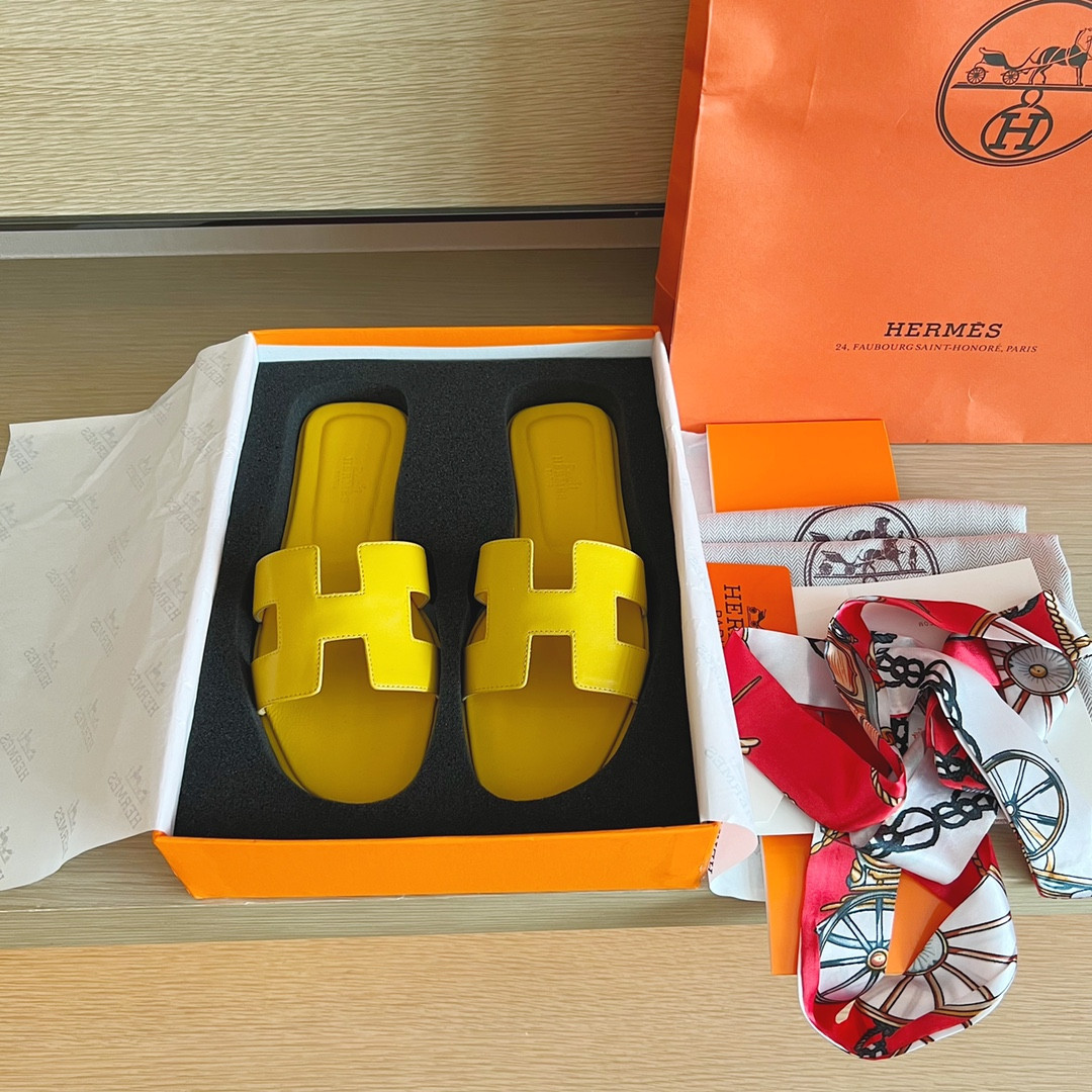 ua H**me5 oran sandal