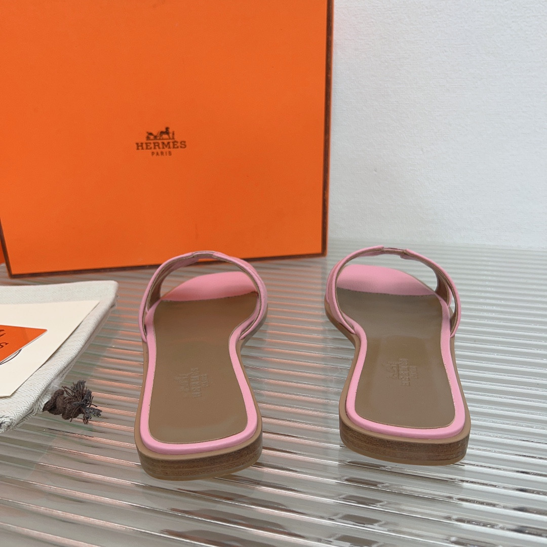 ua H**me5 oran sandal