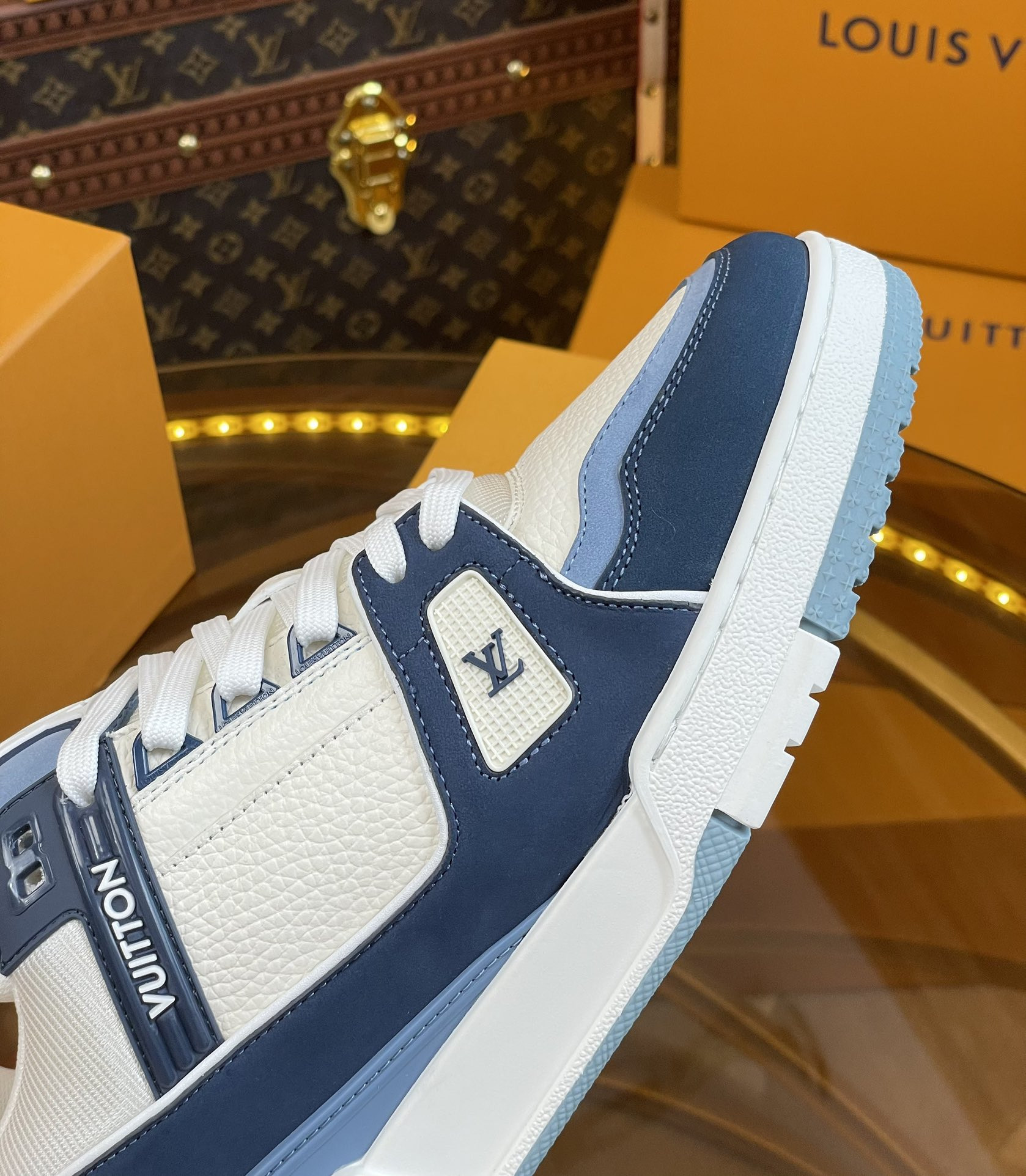 UA LV Trainer Sneaker