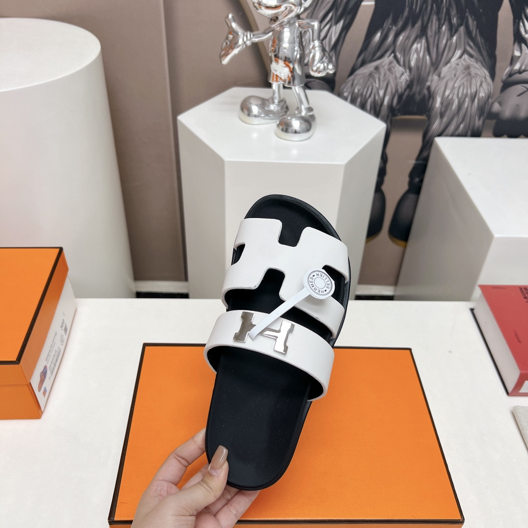 ua H**me5 chypre sandal