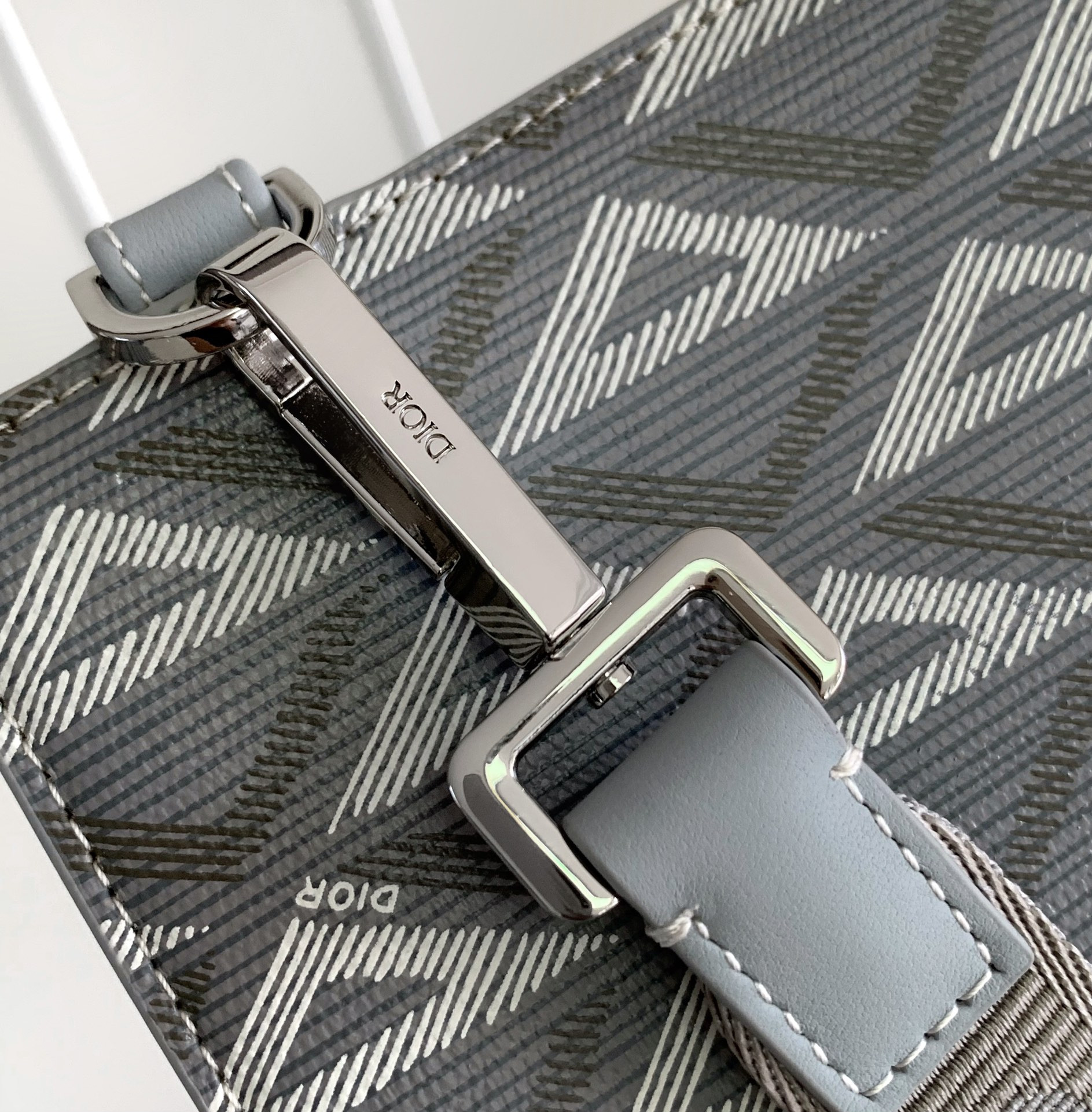 D*or a5 triangle pouch 27 x 19.5 x 6 cm