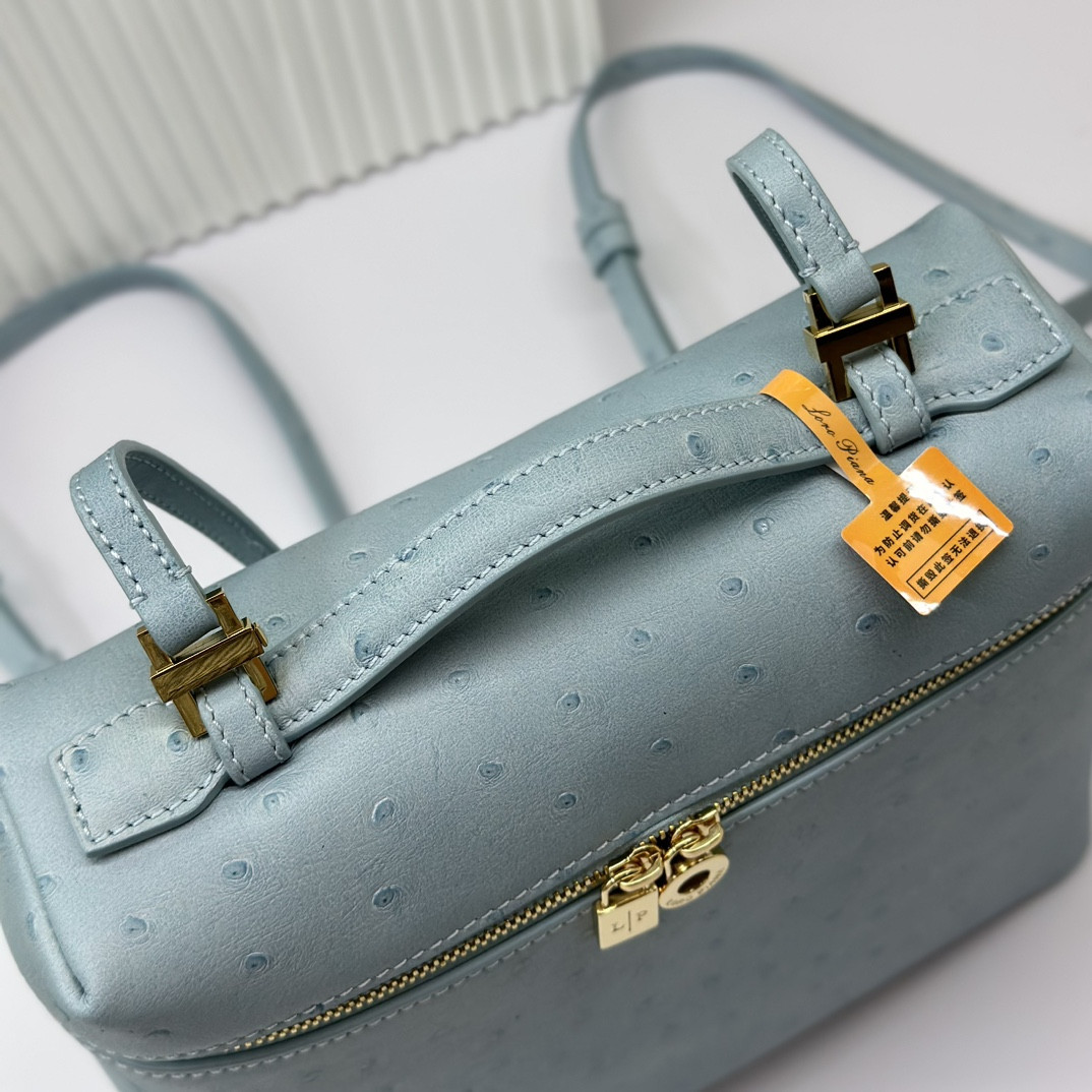 L**o p*ana extra pocket backpack l23.5 ostrich-grained leather 23 x 21 x 8 cm