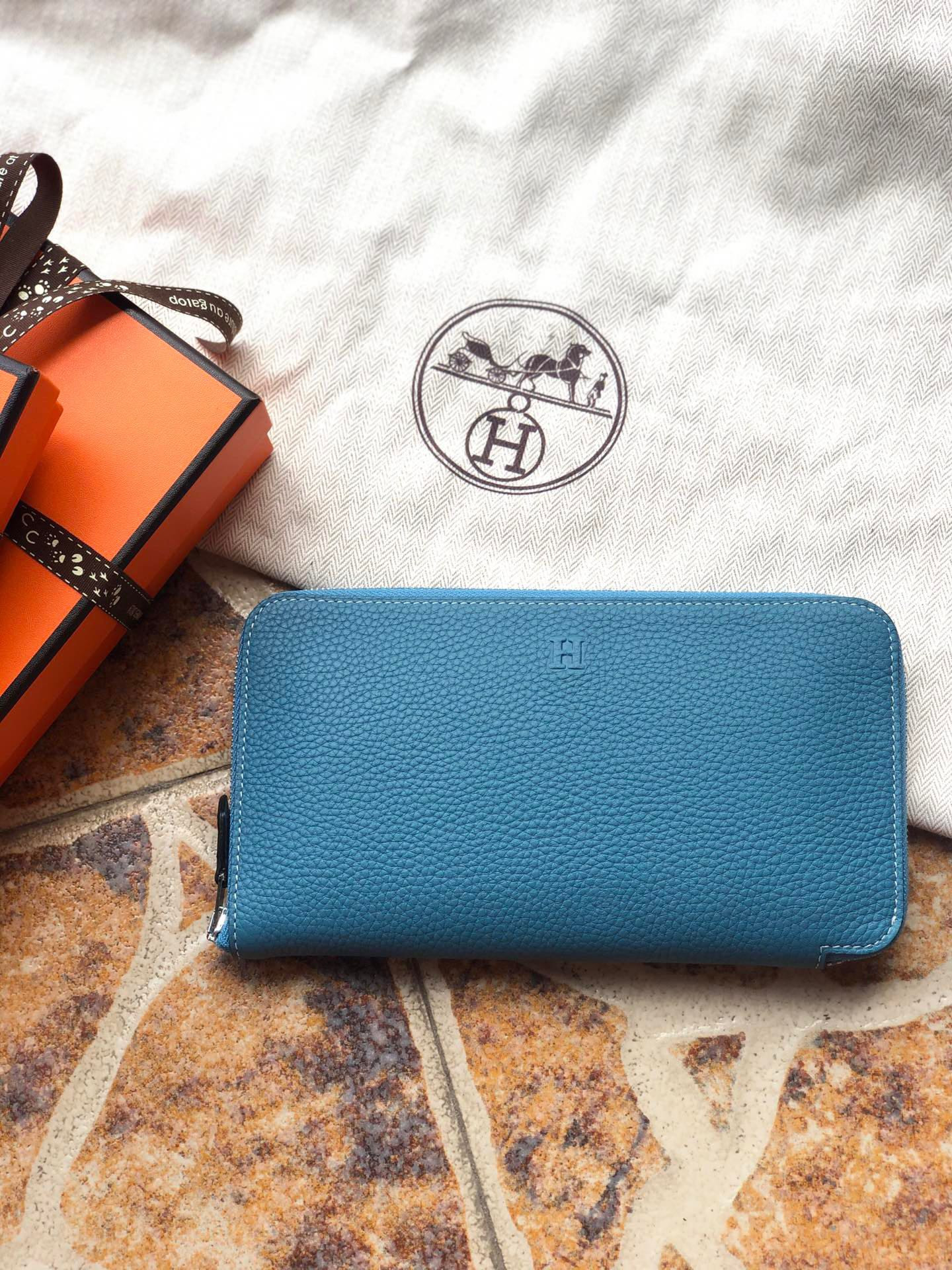 H**me5 long wallet 20x11cm