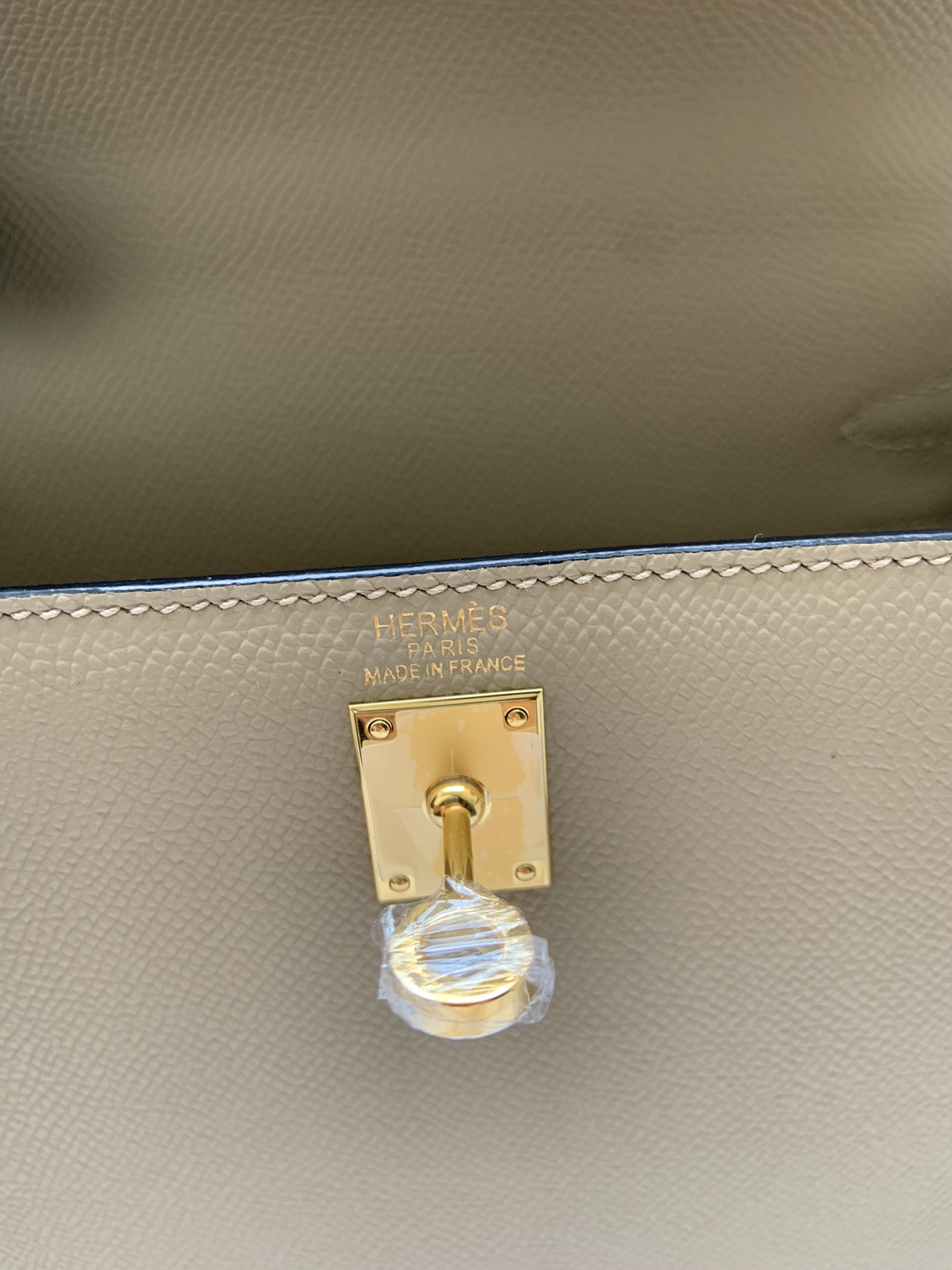 HERMÈS Kelly Gold-tone Hardware 25 28