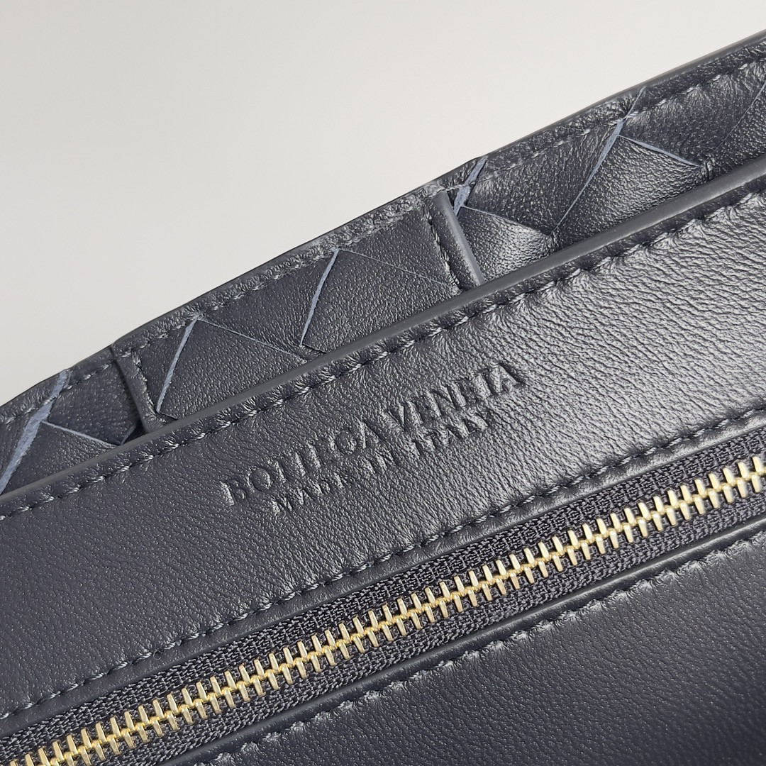 bo*te*ga Ve*ne*ta medium andiamo 32x25x11cm