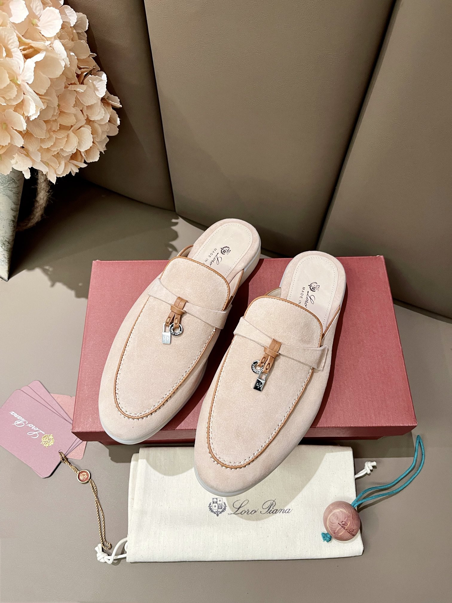 ua L**o p*ana babouche charms walk loafers
