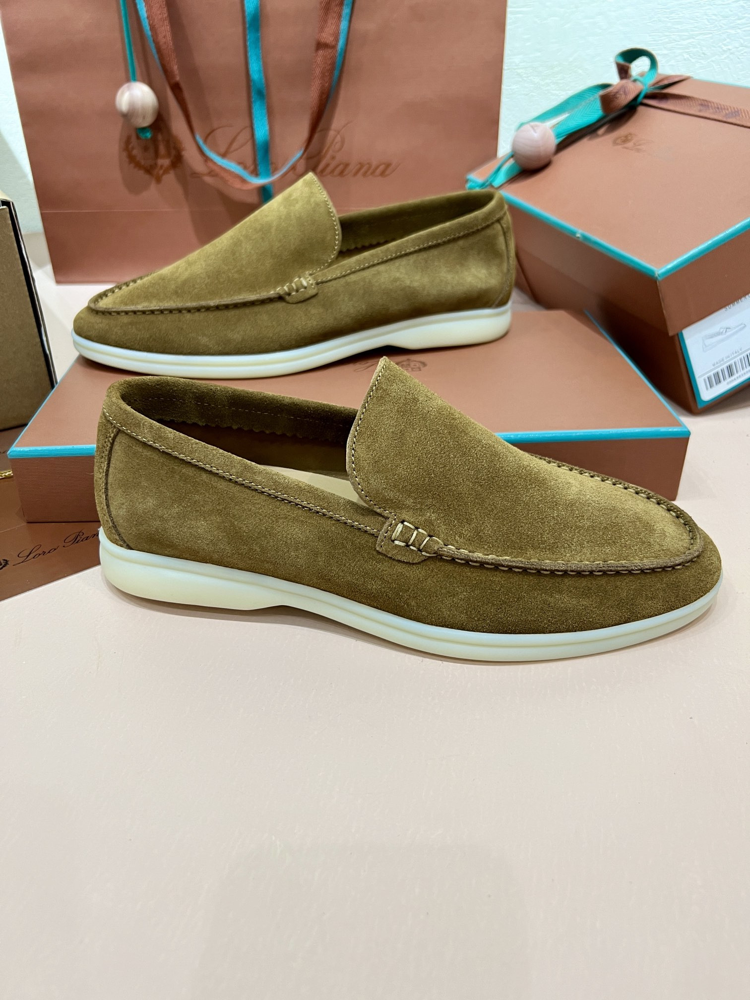 ua L**o p*ana summer walk loafers