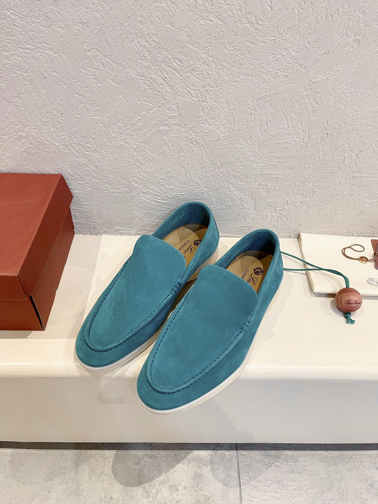 ua L**o p*ana summer walk loafers