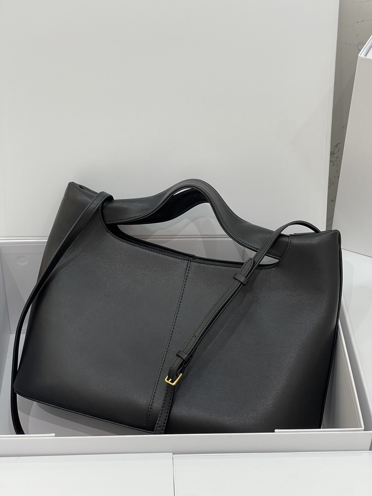 T*e R0w camdem 32x23x14cm