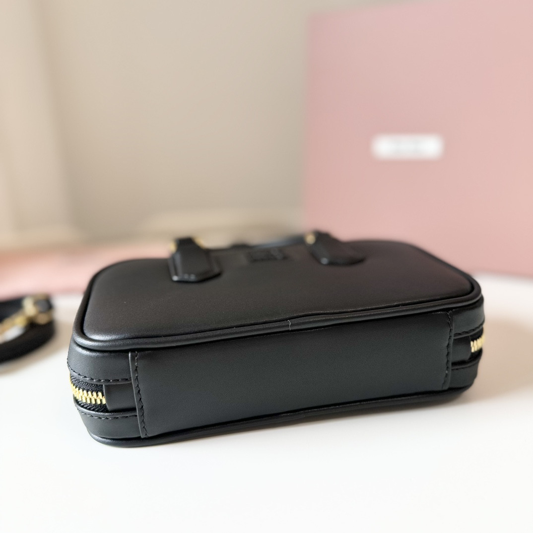 Miu Miu Arcadie leather mini-bag 19X10X5cm