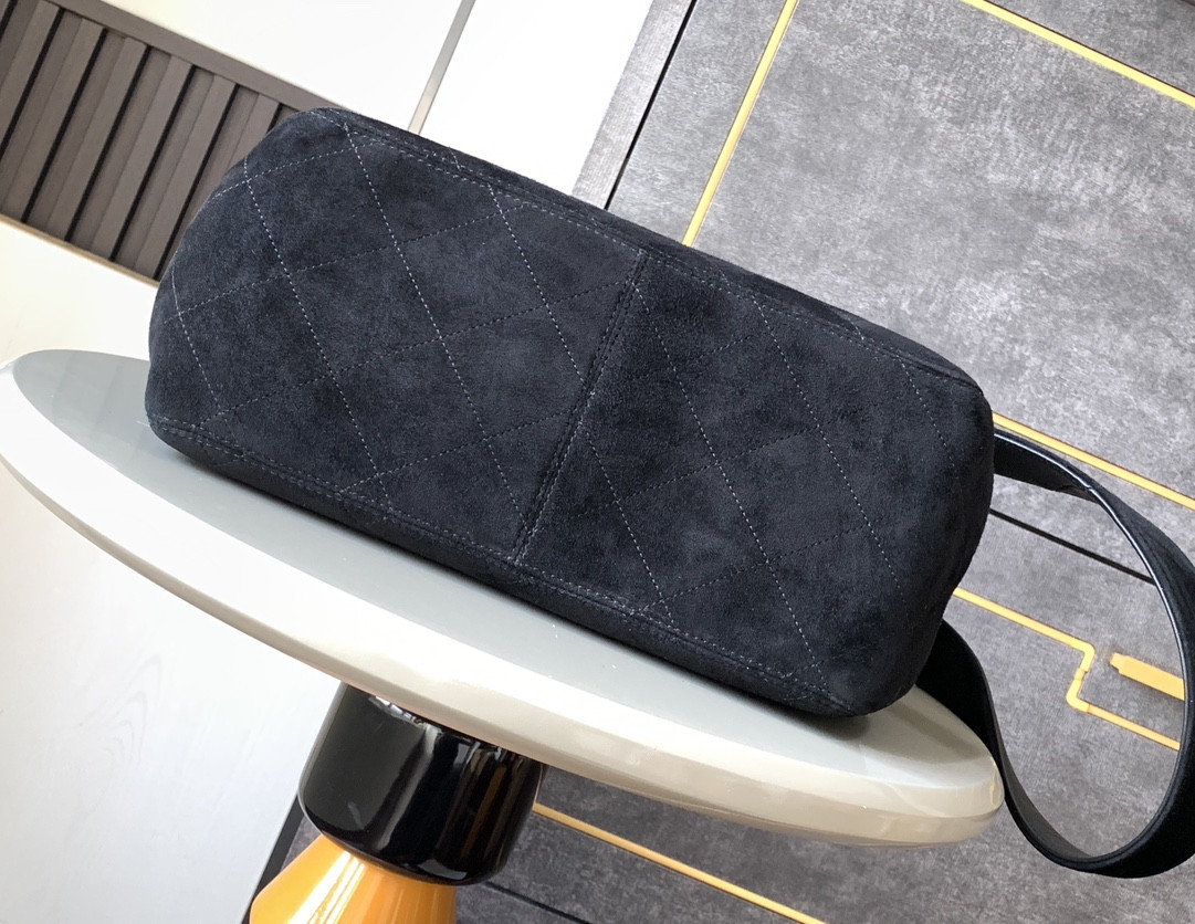 Ch*el vintage bag 28x12.5x24cm