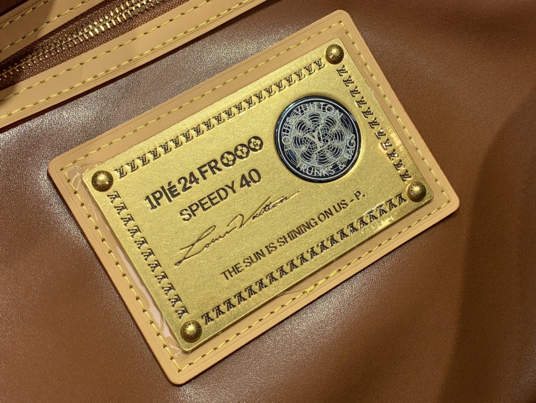 LV Speedy P9 Bandoulière 40 Red M24420 40 x 26 x23cm