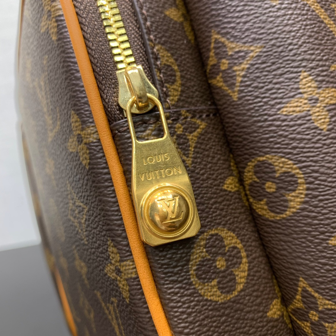 LV Montsouris Cargo Backpack M14015 34x40x17cm