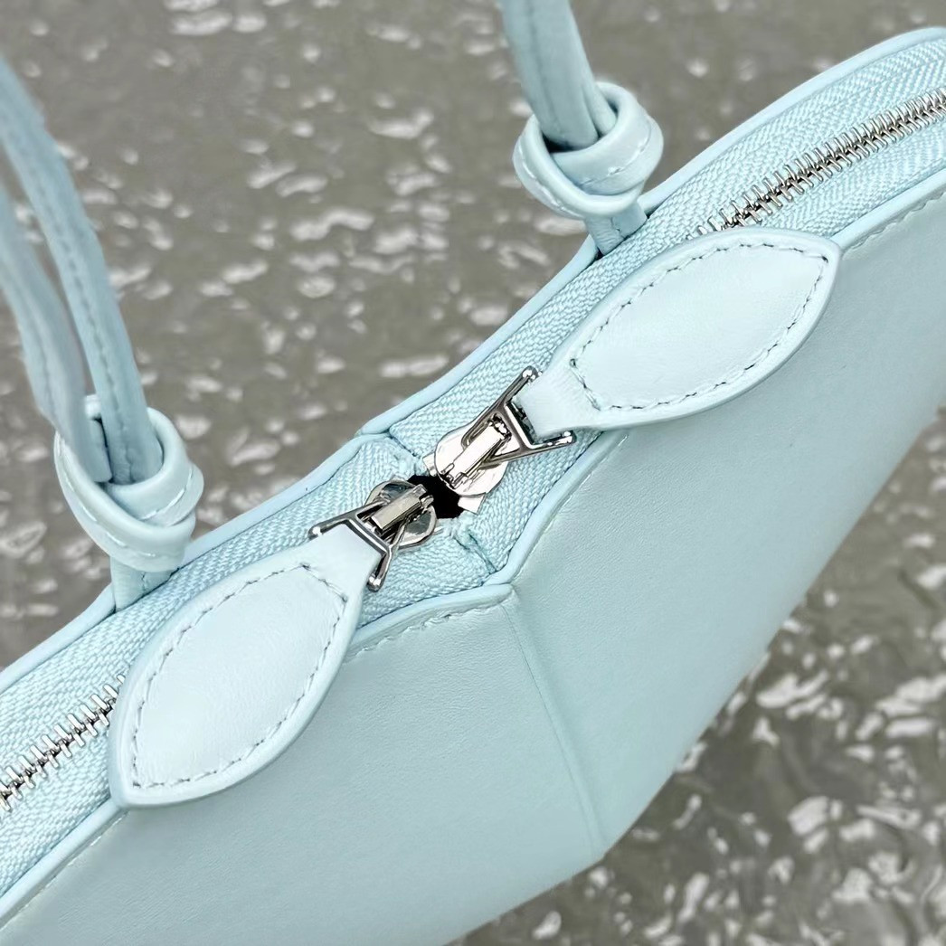 ALAÏA Le Coeur Heart Bag 18.5x20.5x5cm