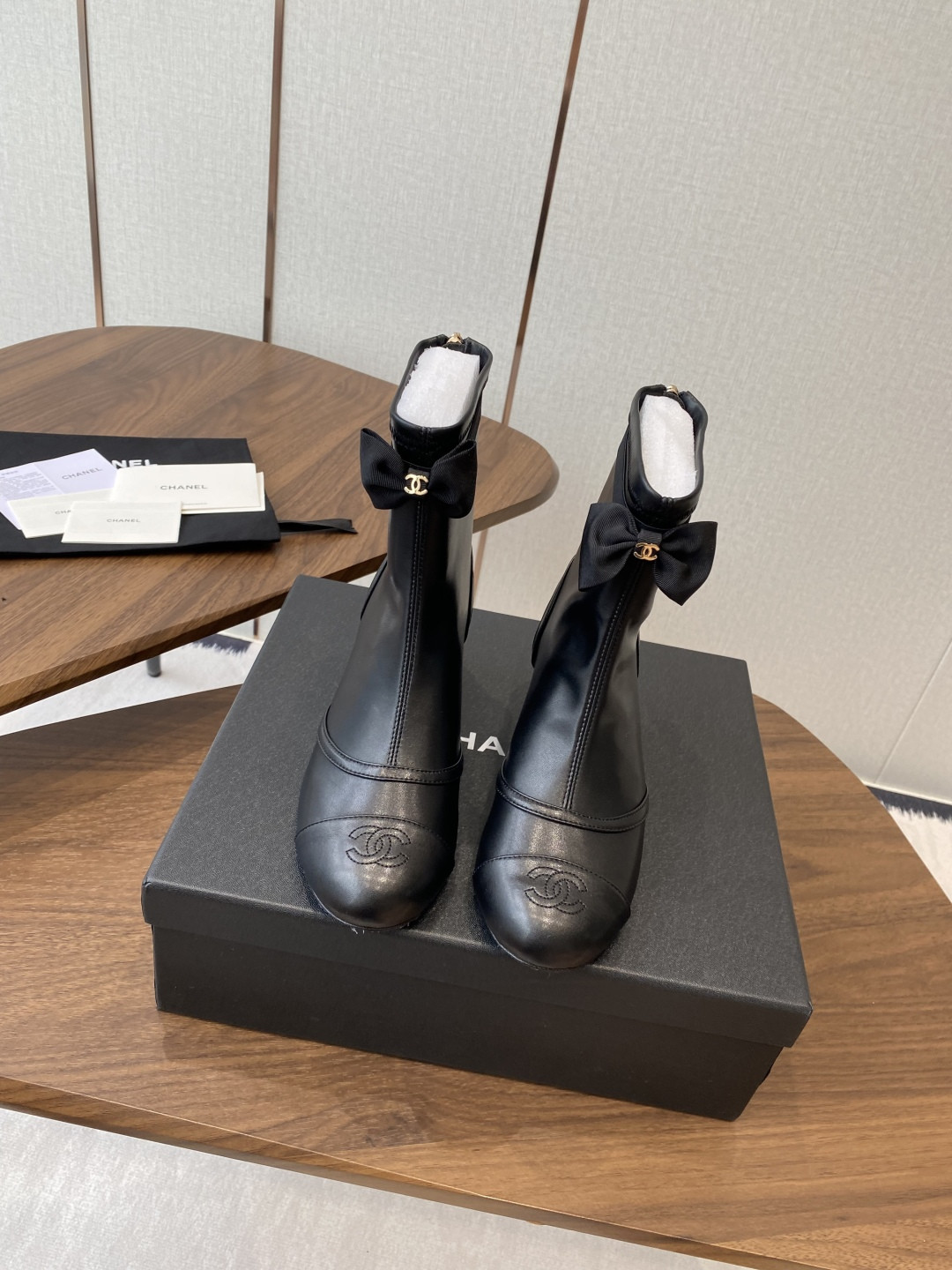 ua Ch*el short boots 5cm heel