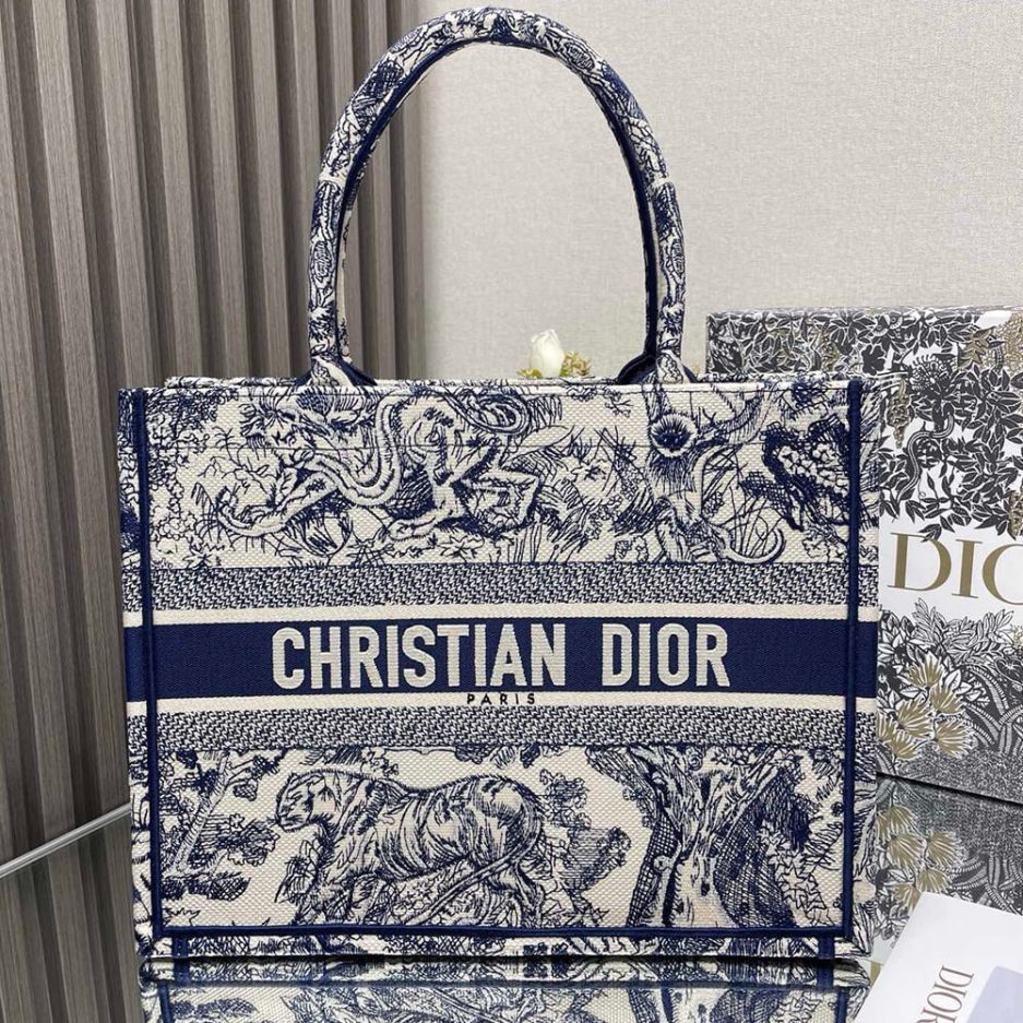 D*or medium D*or book tote