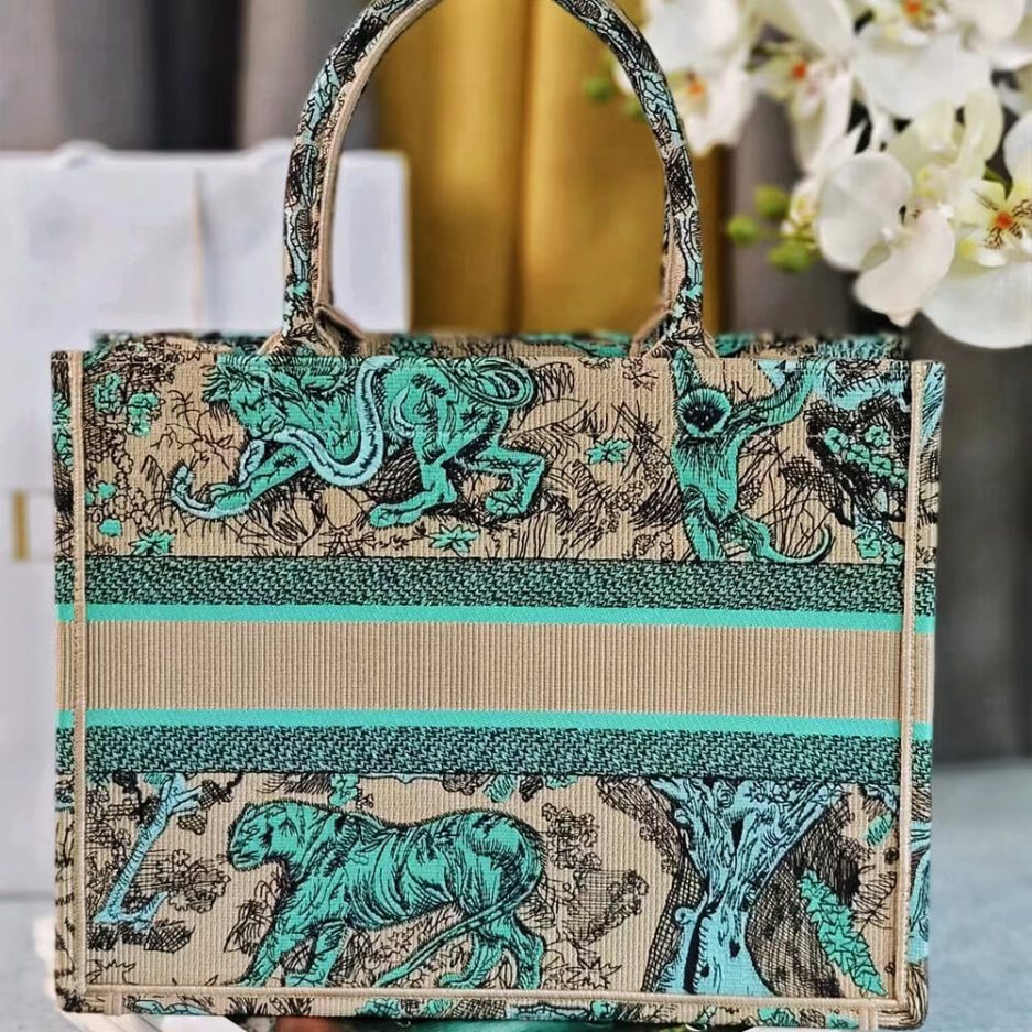 medium D*oriviera D*or book tote